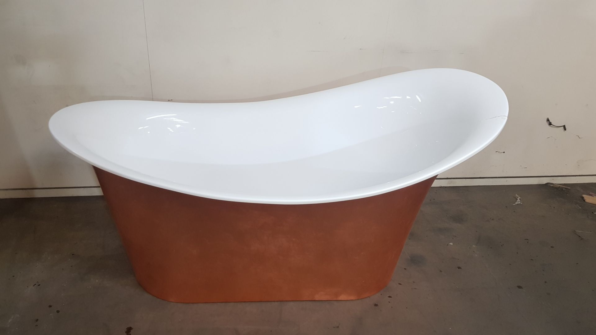 Belle De Louvain Fontana Metallic Effect Freestanding Bath 1800x800mm RRP £1599 (HY425CF06) (Damag - Image 8 of 9