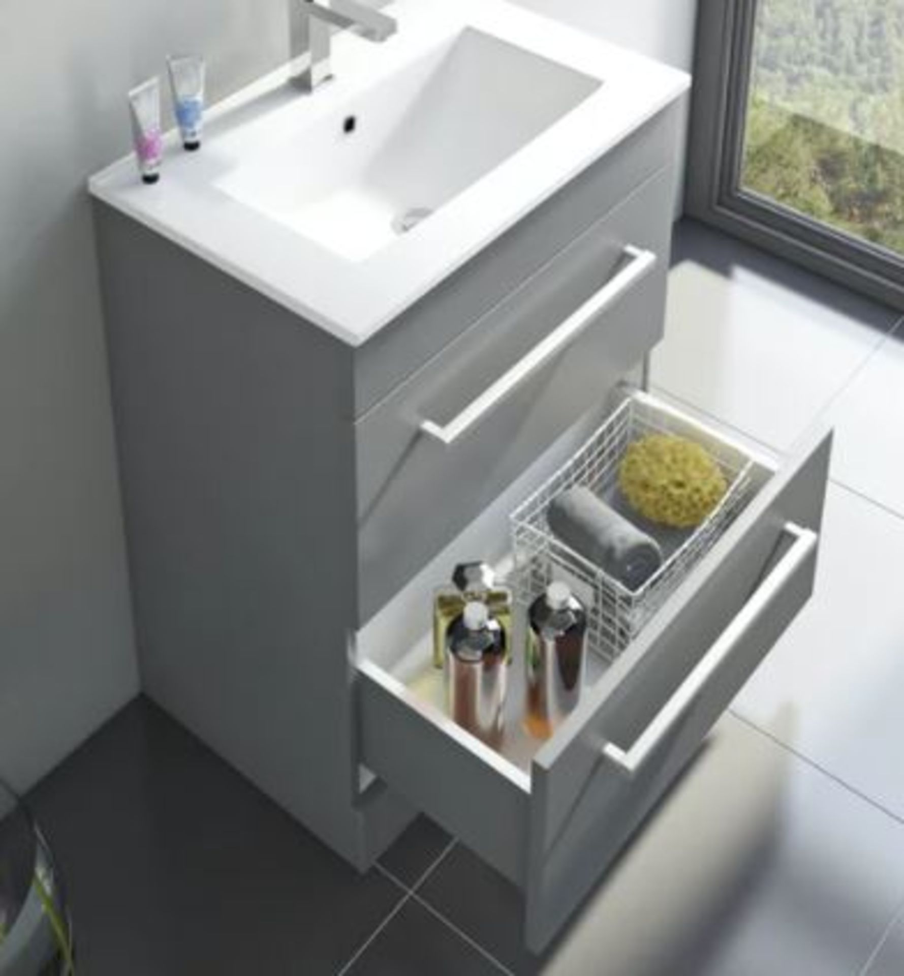 5 Items. 1 X Standard Set Of Legs (centsleg), 1 X Clarity White Vanity Unit 750mm (smfl750wh) RRP £ - Image 3 of 8