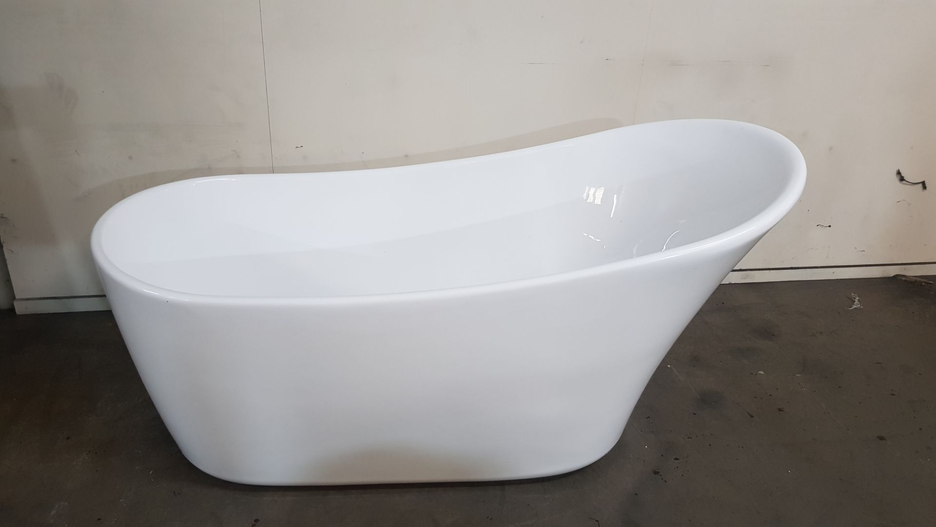 Mode Bathrooms Hardy Free Standing Bath 1600x750mm (RBAIF2002) - Image 11 of 12