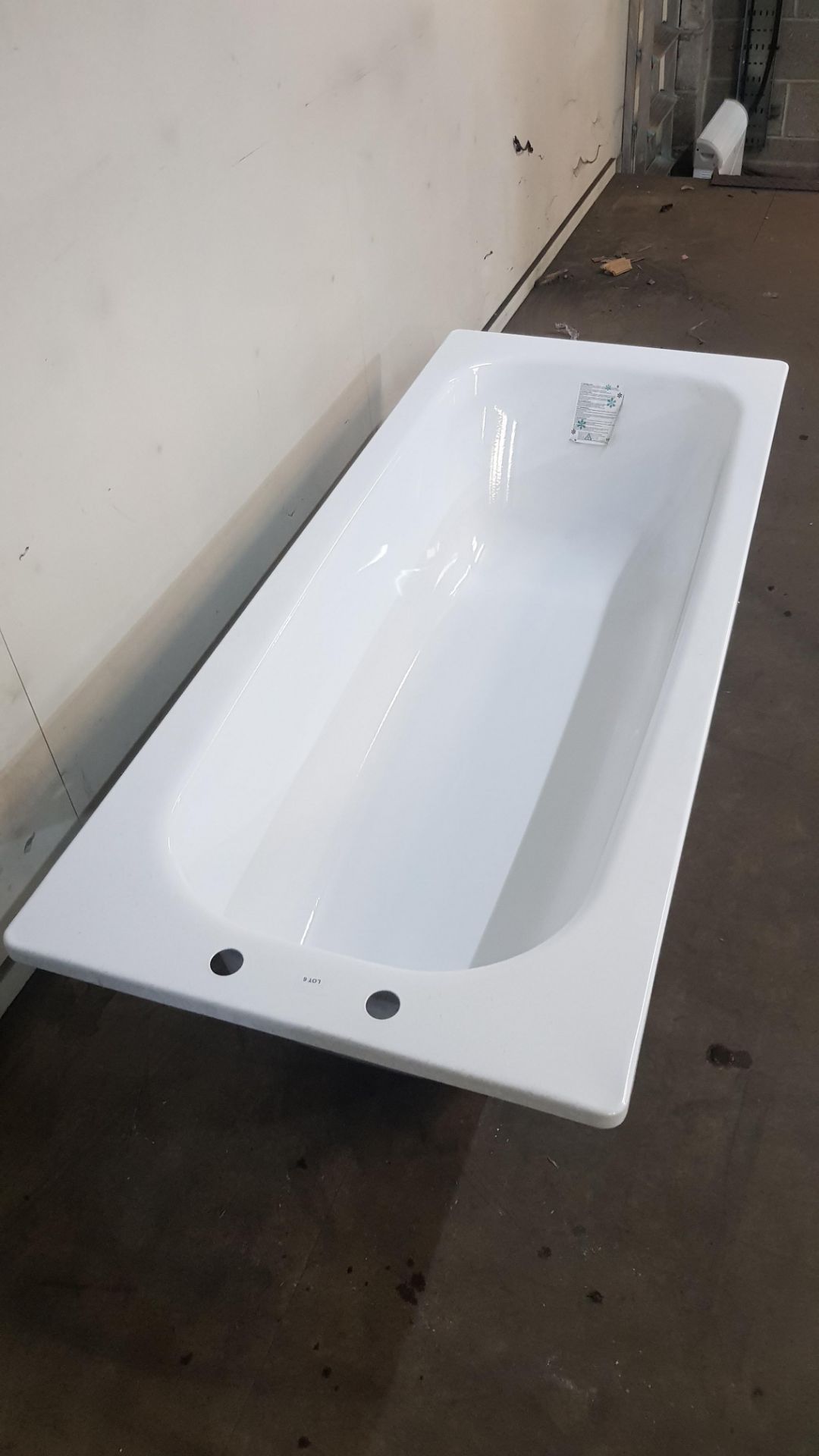 1700x700mm Single Ended Vitreous Enamel Pressed Steel Bath - Image 4 of 6