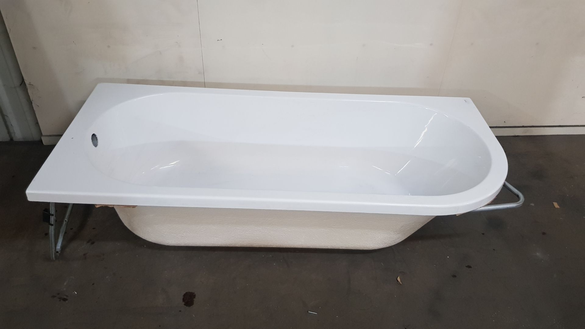 J Shaped 1700x750mm LH Single Ended Bath (Minor Surface Damage)