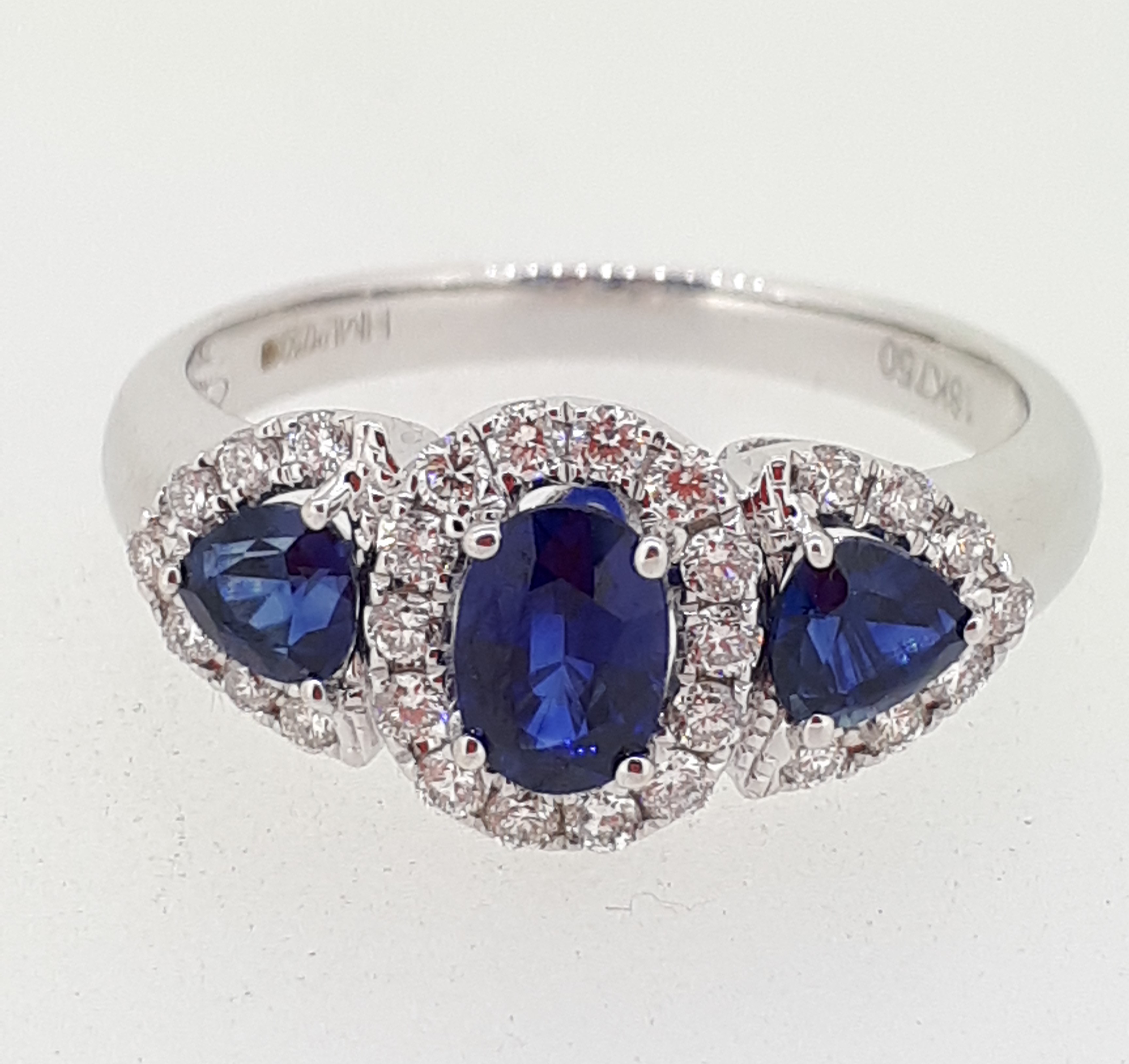 18ct (750) White Gold 1.26ct Oval Sapphire & 0.38ct Diamond Cluster Ring