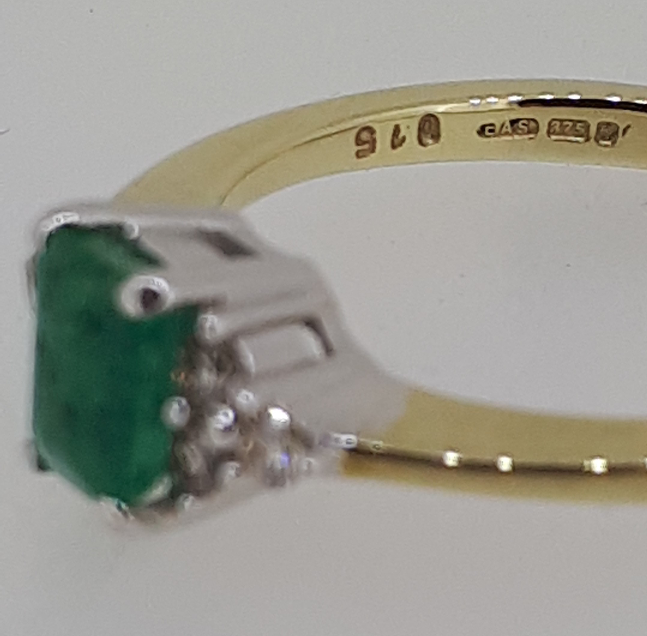 9ct (375) Yellow Gold Emerald Cut Emerald & Diamond Ring - Image 5 of 9