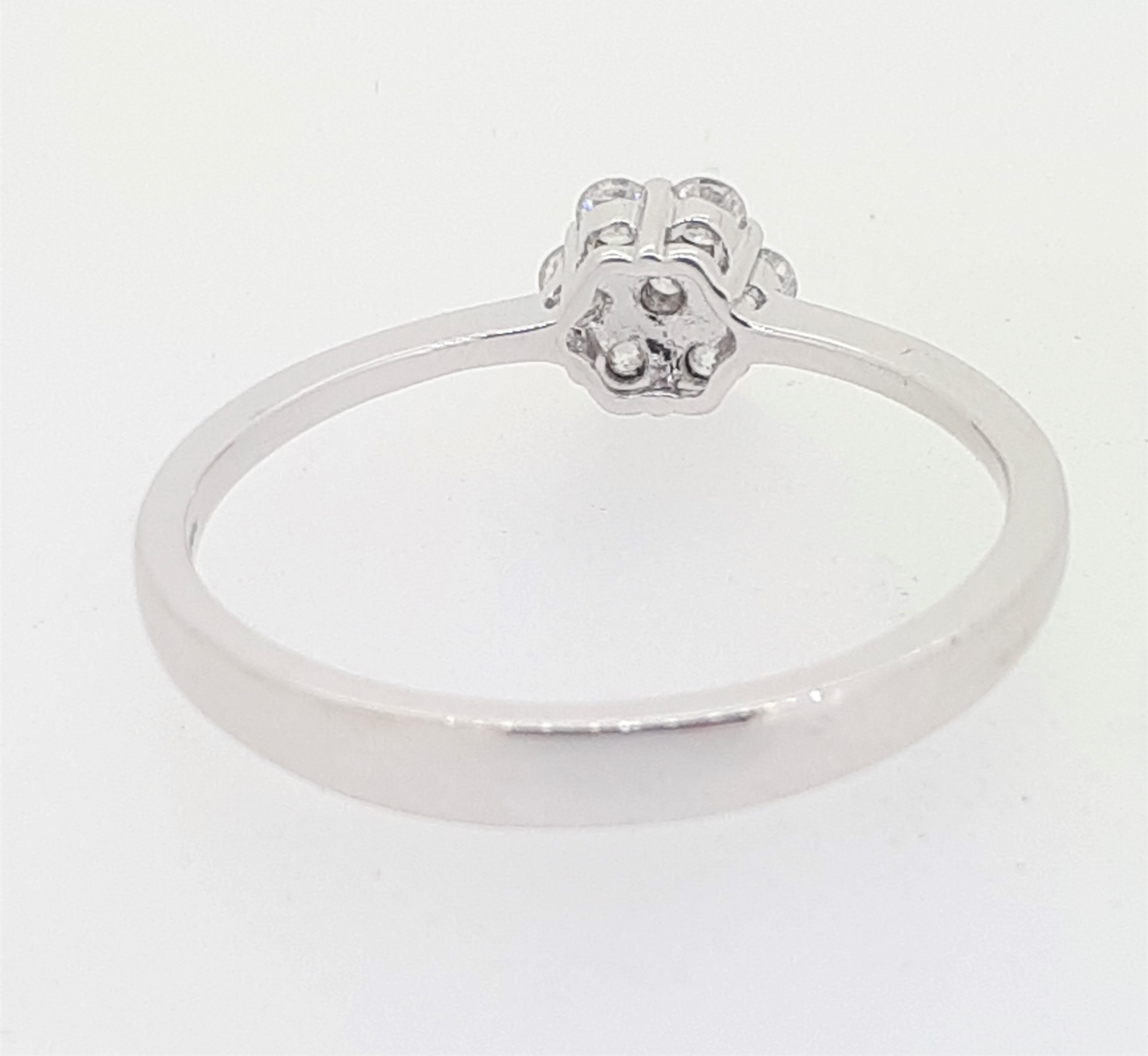 9ct (375) White Gold 0.26ct Diamond Cluster Ring - Image 5 of 5