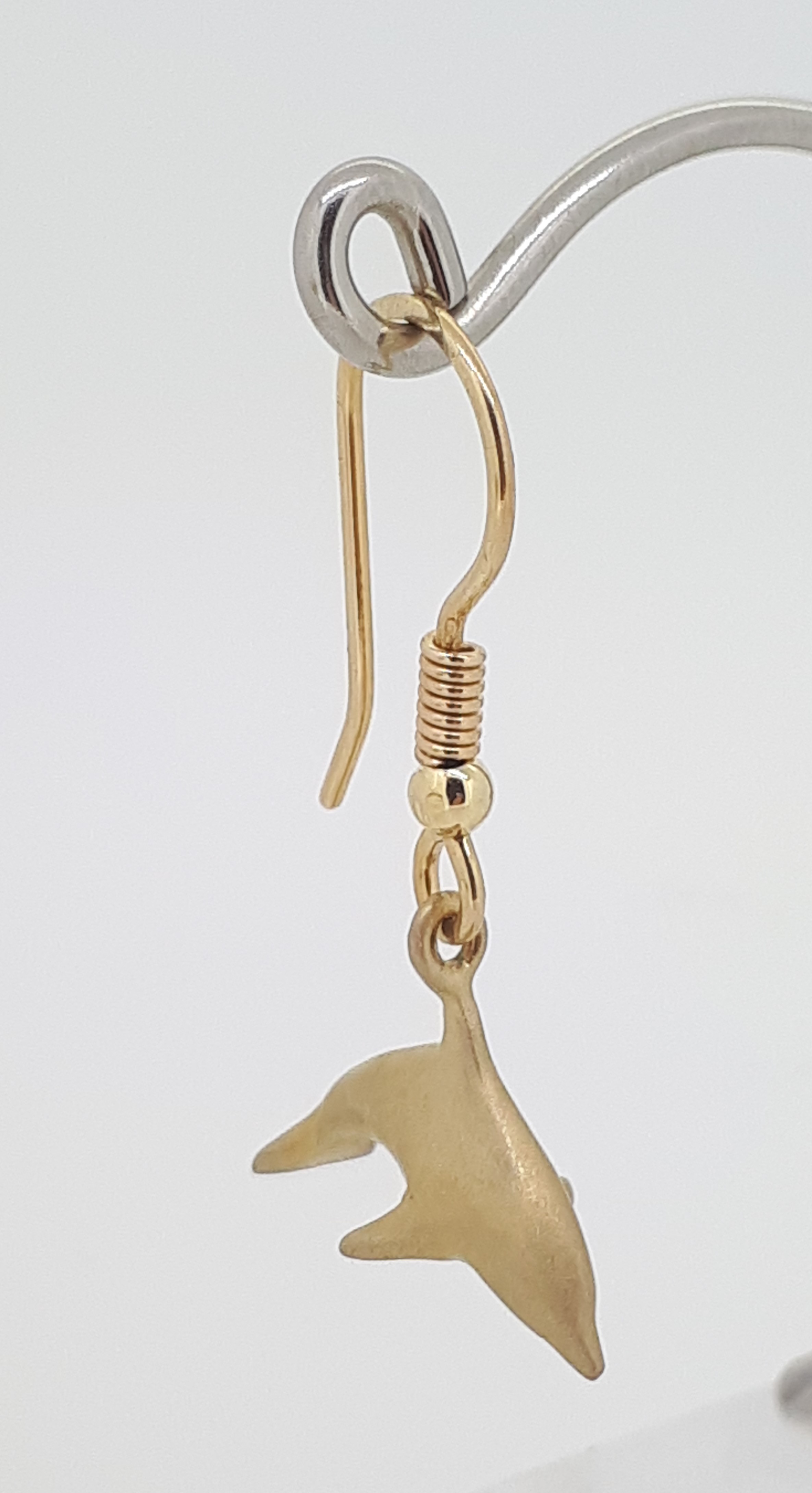 9ct (375) Yellow Gold Dolphin Drop Earrings - Image 7 of 11
