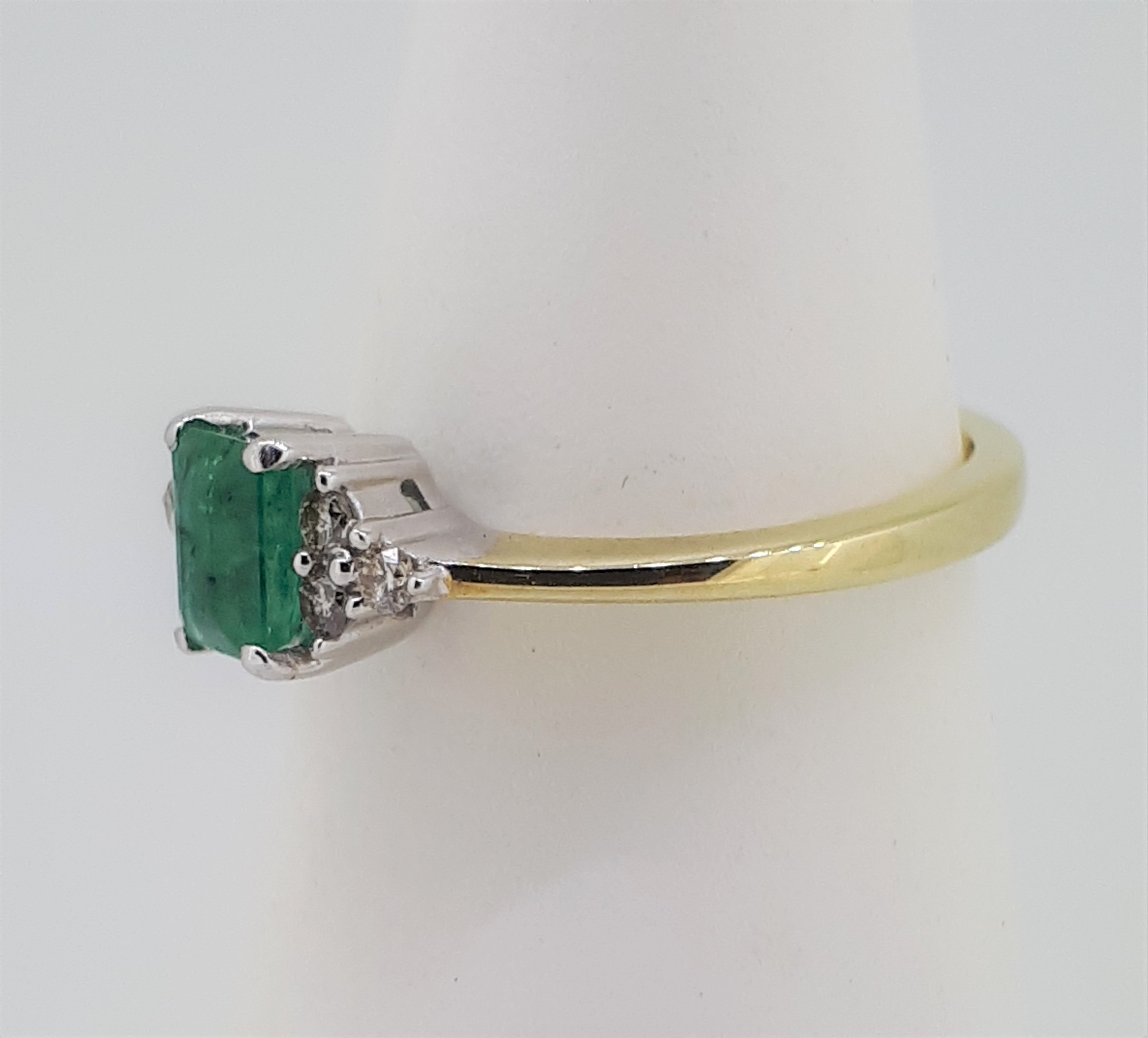 9ct (375) Yellow Gold Emerald Cut Emerald & Diamond Ring - Image 8 of 9
