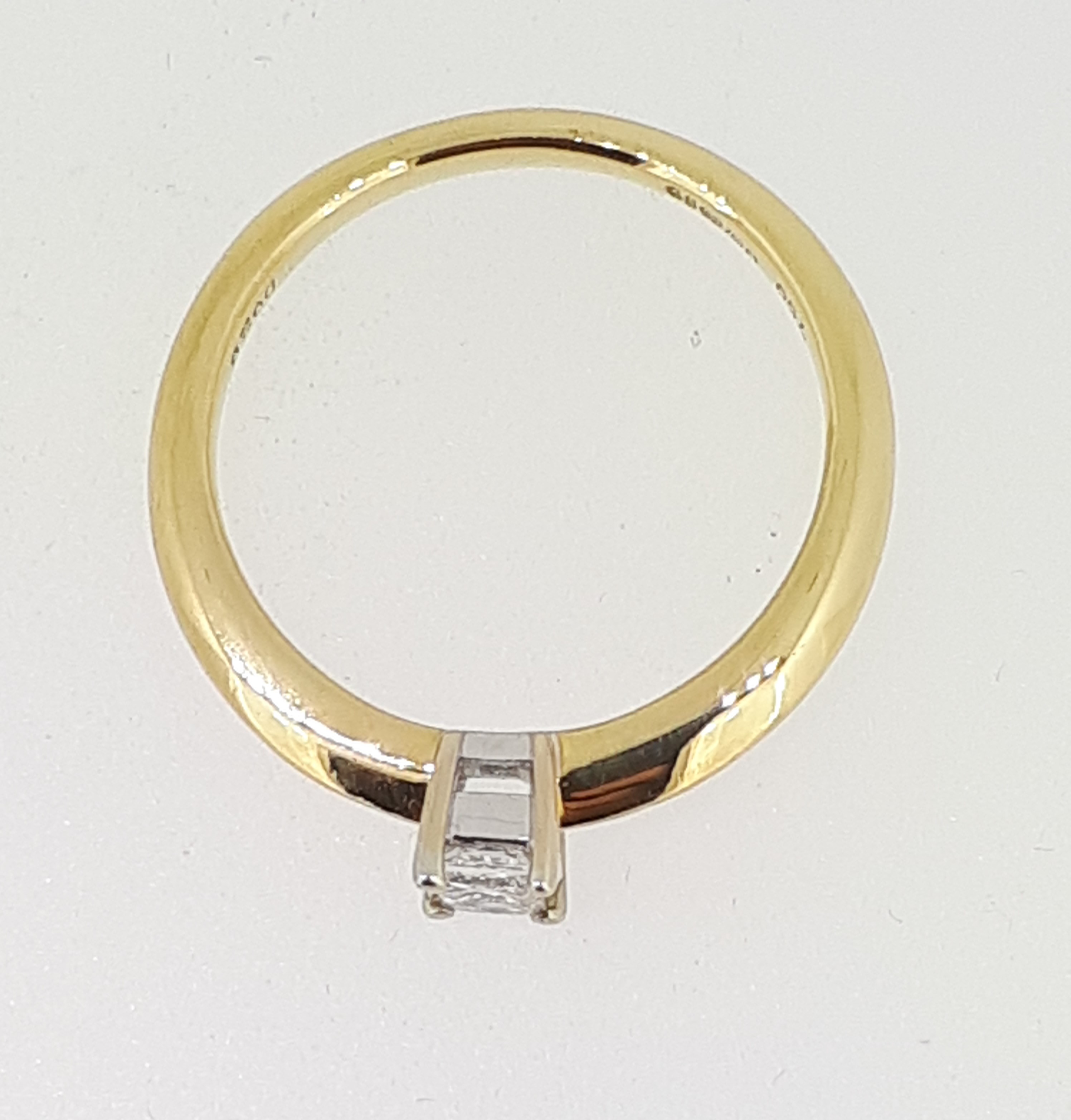 18ct (750) Yellow Gold 0.20ct Princess Cut Four Claw Solitaire Ring - Image 5 of 6