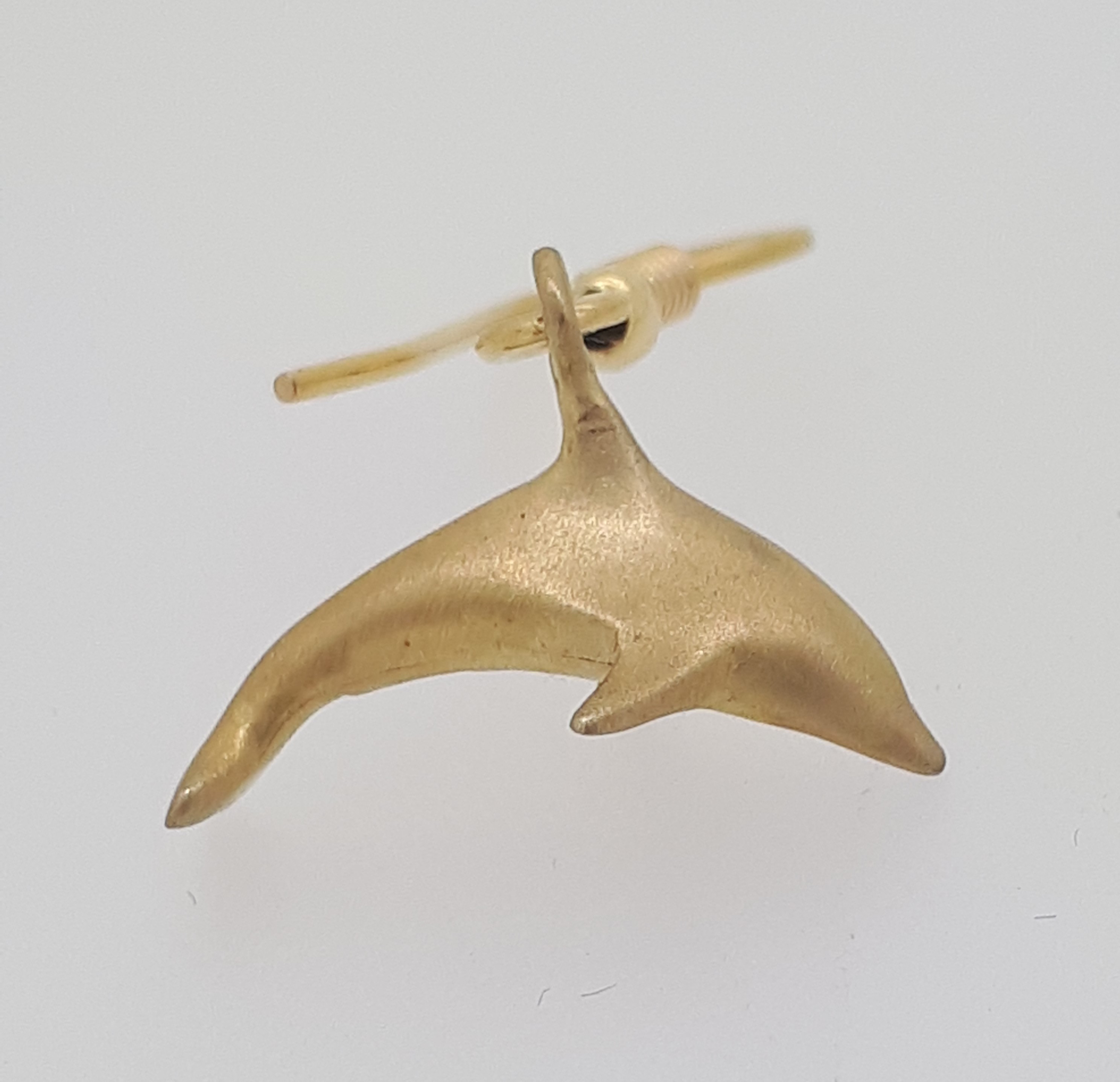 9ct (375) Yellow Gold Dolphin Drop Earrings - Image 3 of 11