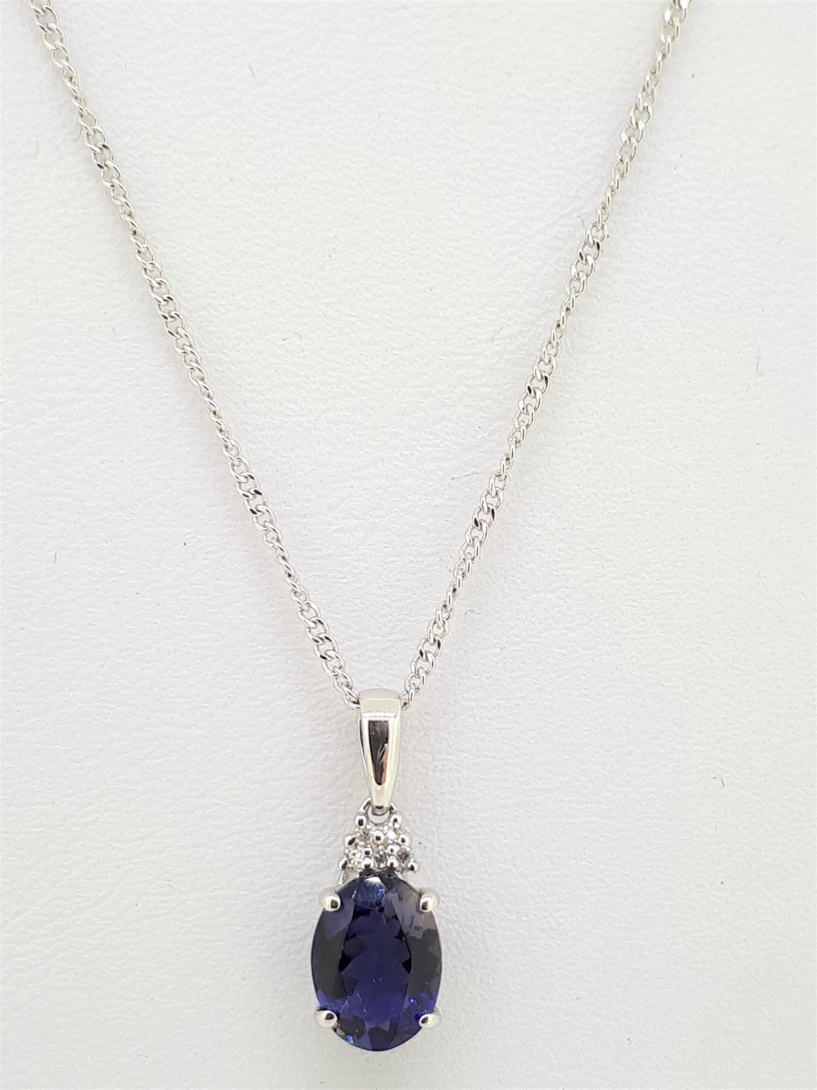 9ct (375) White Gold Diamond & Iolite Pendant on a Twisted Curb Chain - Image 3 of 5