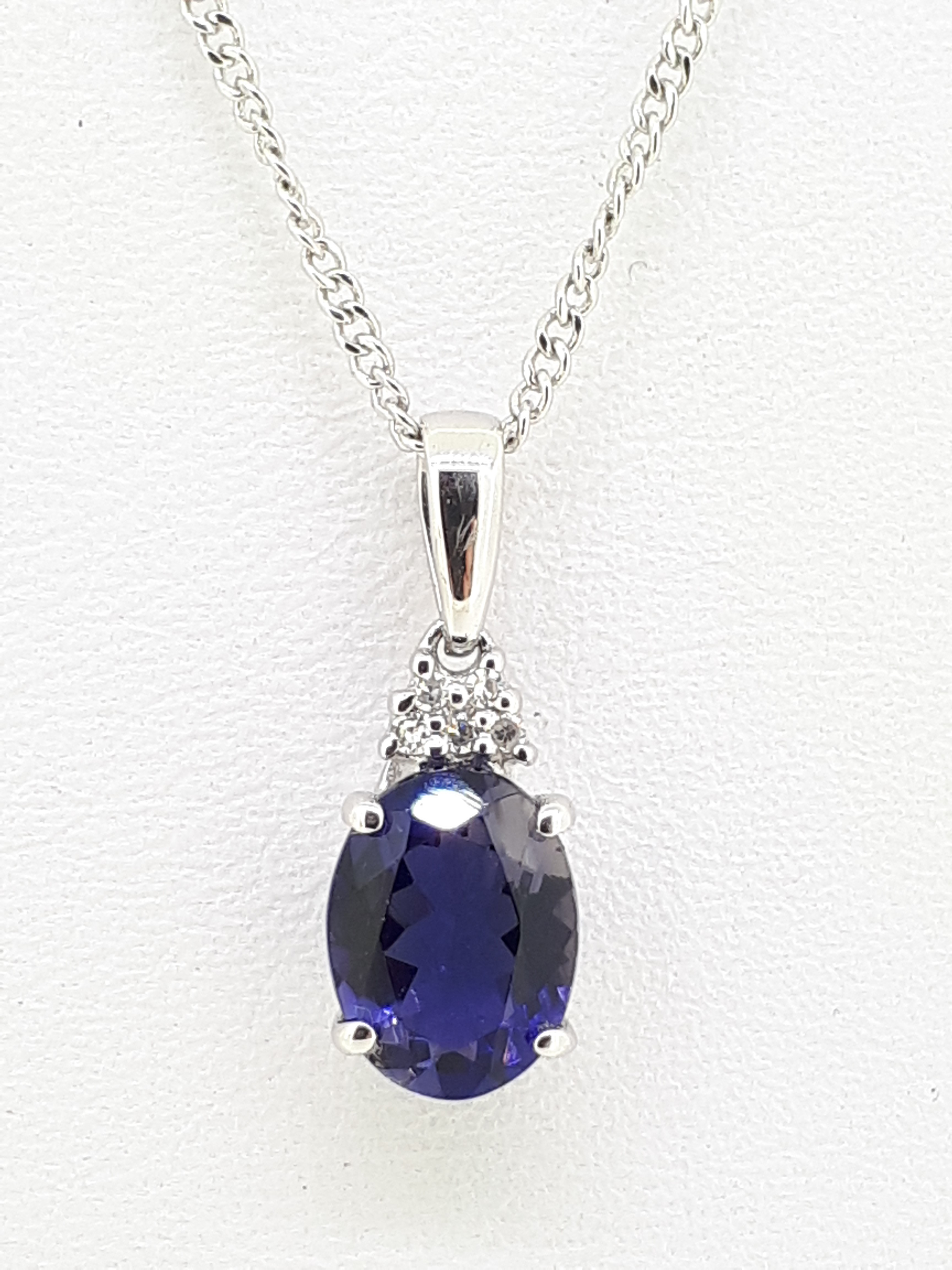 9ct (375) White Gold Diamond & Iolite Pendant on a Twisted Curb Chain - Image 5 of 5