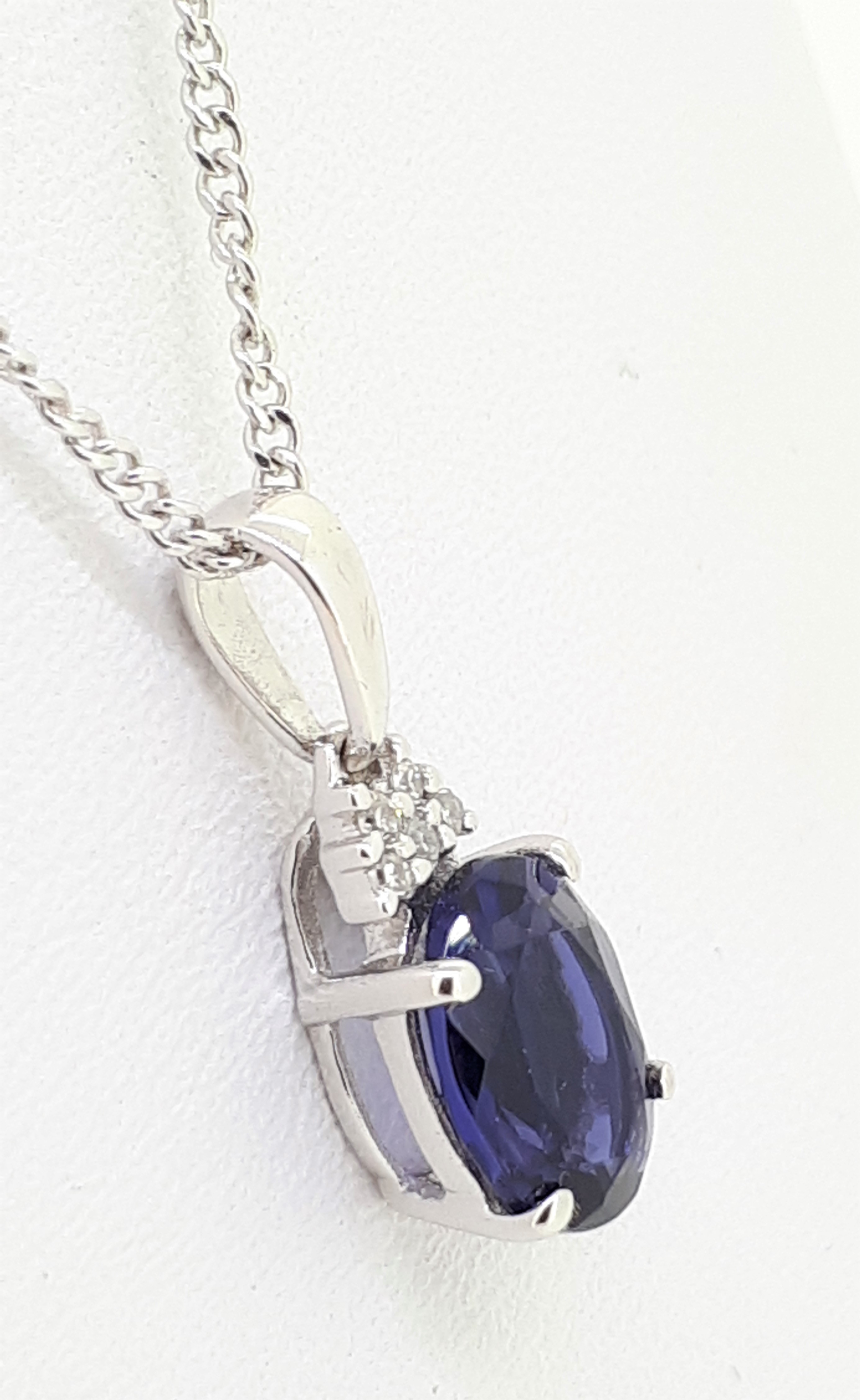 9ct (375) White Gold Diamond & Iolite Pendant on a Twisted Curb Chain - Image 2 of 5