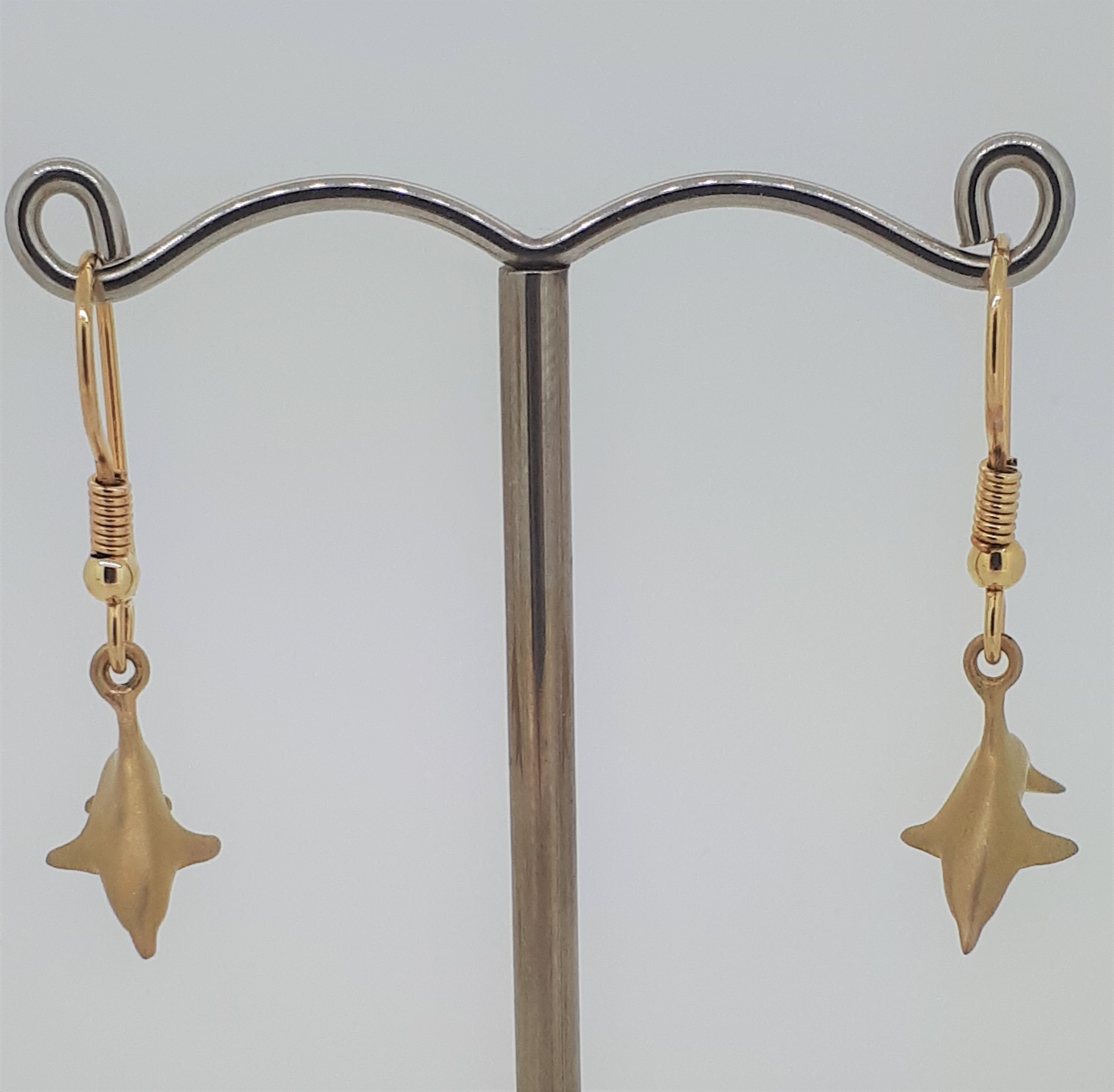 9ct (375) Yellow Gold Dolphin Drop Earrings - Image 4 of 11