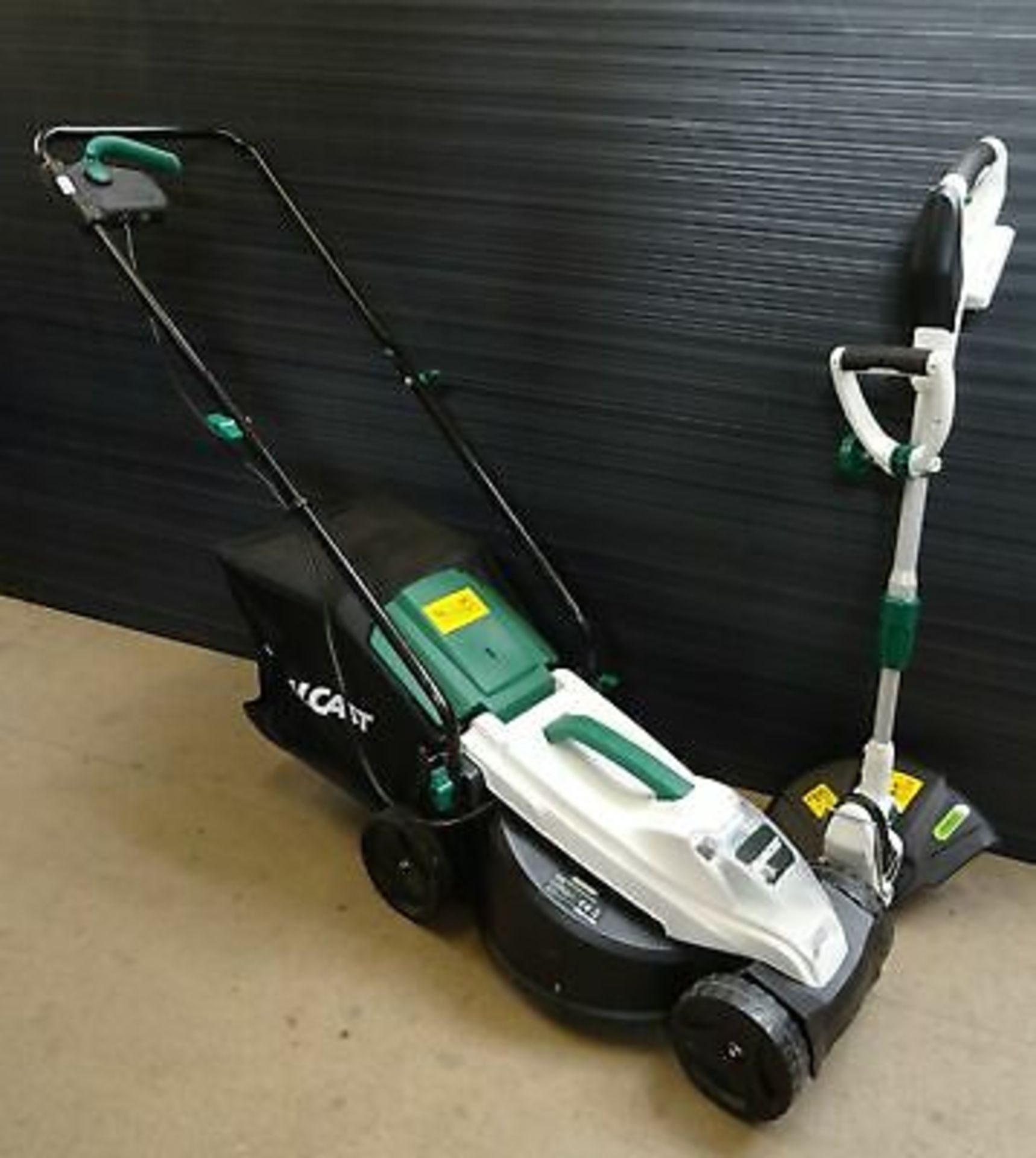 (R9B) 1 X Qualcast 20V Lawn Mower 300mm A022029. Missing Battery. (Ex Display. Appears Unused)