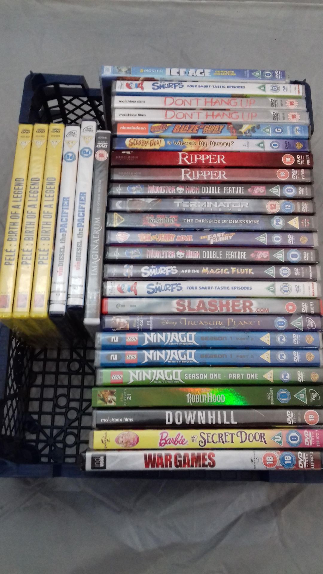 (R14F) Approx 90 X Sealed DVDs To Inc The Boy In The Striped Pyjamas, Limitless,Evolution, Friends