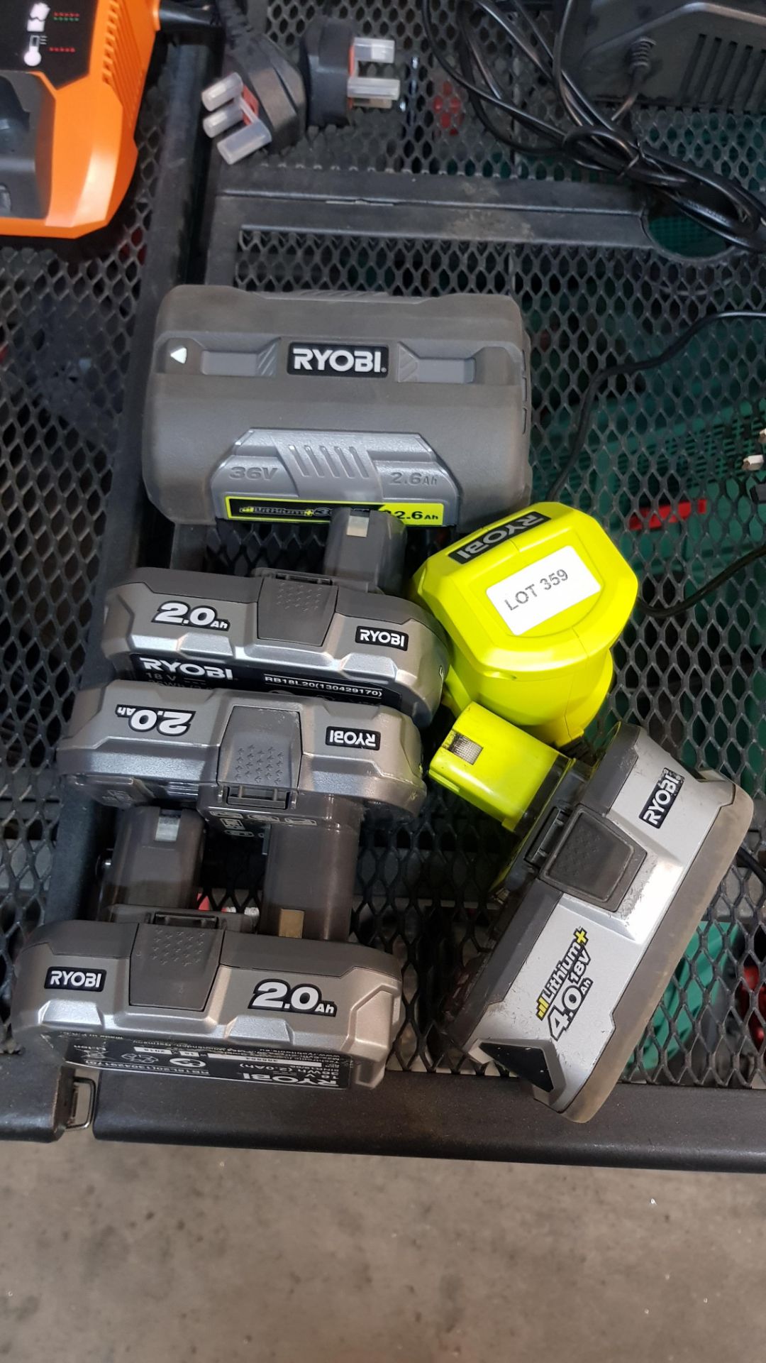 (R14F) 6 X Ryobi Items. 3 X 18V 36Wh (2.0Ah) Rechargeable Battery (RB18L20), 1 X 18V 72Wh (4.0Ah) R - Image 2 of 2