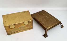 Vintage Brass Box and Crib Board Style Trivet     Vintage Brass Box and Crib Board Style Trivet.