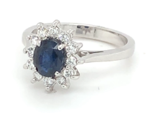 1.05ct sapphire and diamond ring set in 18kt white gold