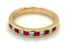 0.39ct ruby and 0.26ct diamond ring set in 18kt yellow gold