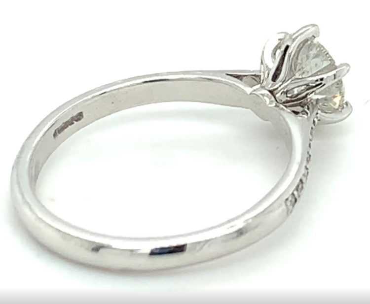 1.30ct round brilliant diamond ring set in Platinum - Image 11 of 11