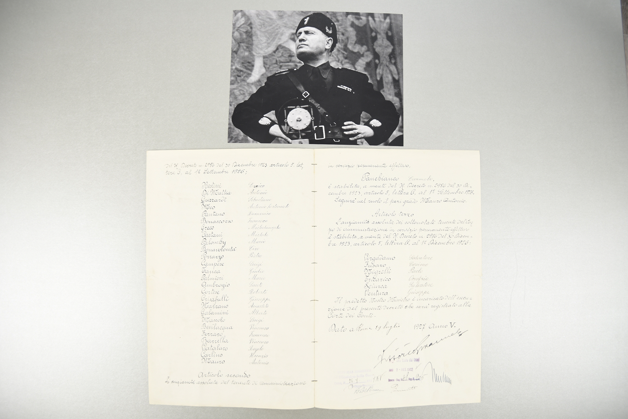Benito Mussolini (1883 - 1945) Rare Document with Original Signature dated 1927. - Image 2 of 7