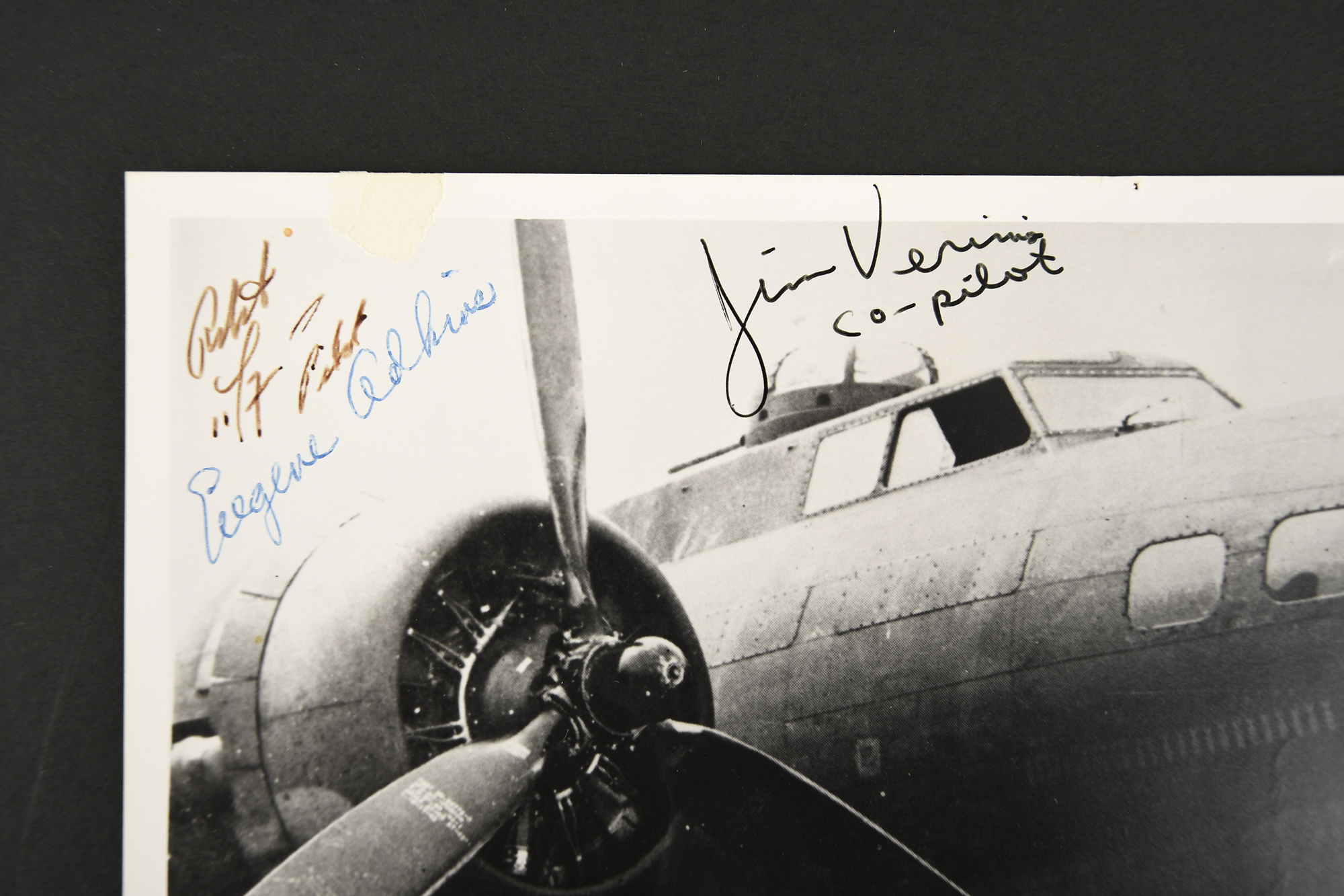 Memphis Belle Original Signatures of 8 crew members. - Image 2 of 6