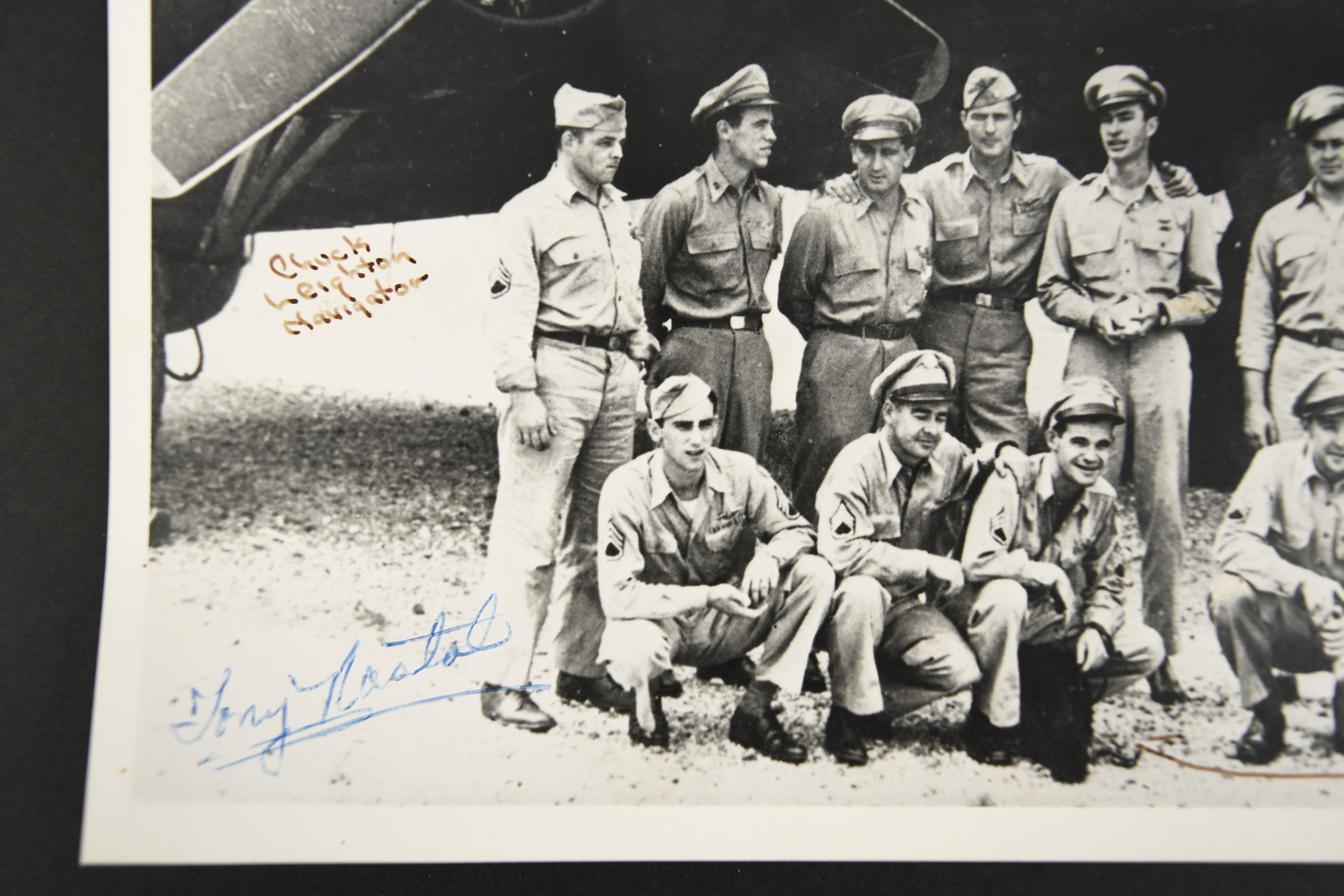 Memphis Belle Original Signatures of 8 crew members. - Image 3 of 6