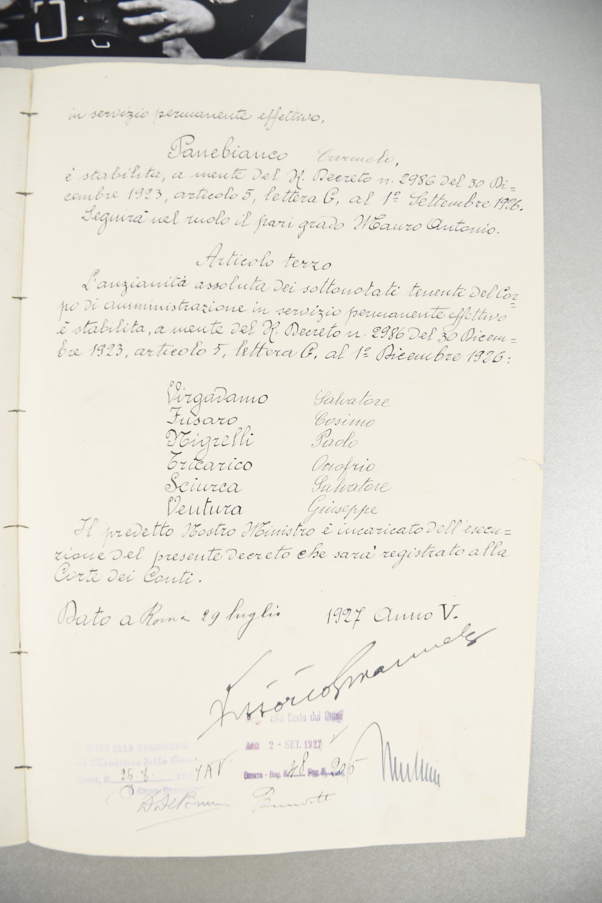Benito Mussolini (1883 - 1945) Rare Document with Original Signature dated 1927. - Image 7 of 7