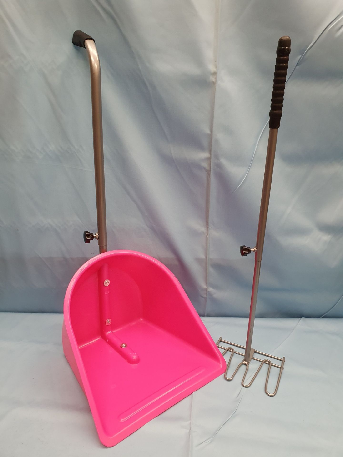 New Poop Scoop with Adjustable Handles