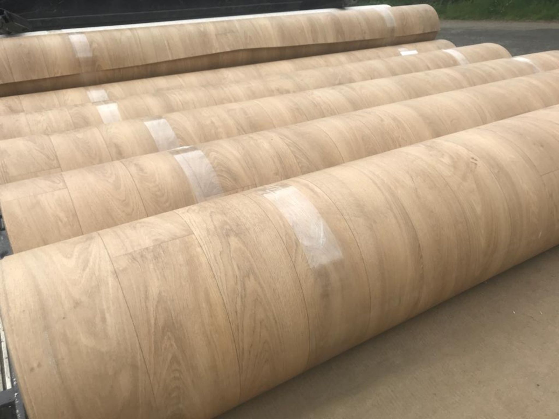 10x2m Heavy Duty Safety Flooring Colour Natural Oak     10x2m total 20m2 per Roll heavy-duty - Image 2 of 3