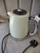 Breville kettle in green RRP £40 Grade U