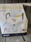 Locking elevator toilet seat Ð RRP £25 Grade U