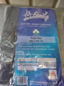 Family luxury home comfort single bed sheet RRP £15 Grade U