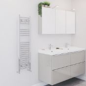 New (G52) 1100x300mm Chrome Flat Ladder Towel Radiator. Made From Chrome Plated Low Carbon Ste