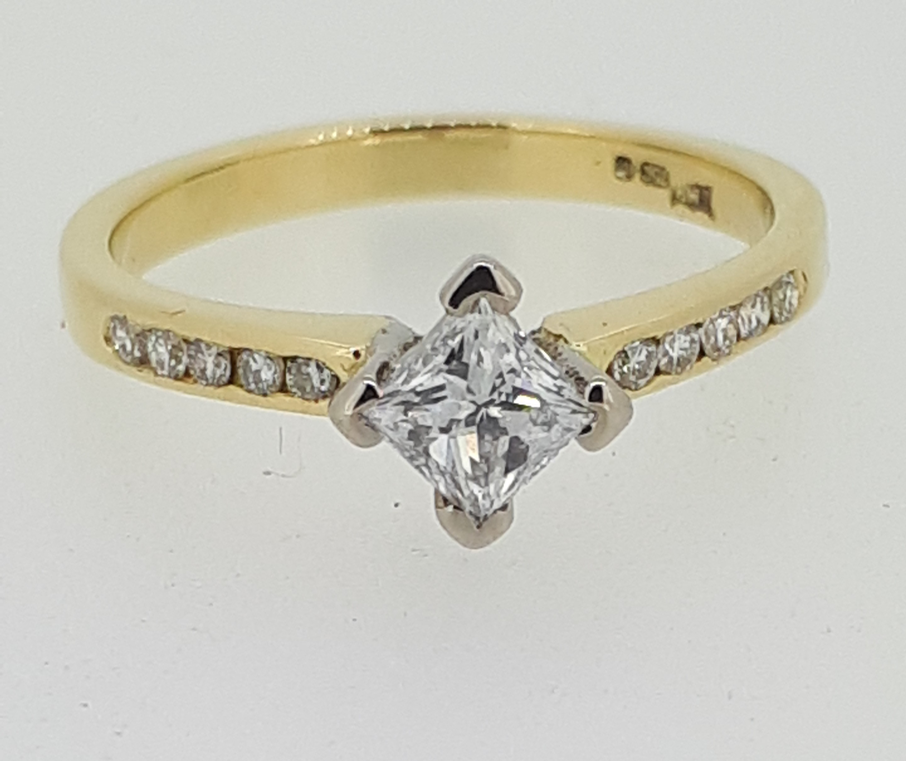 18ct (750) Yellow Gold Princess Cut 0.5ct Diamond Ring with Diamond Shoulders