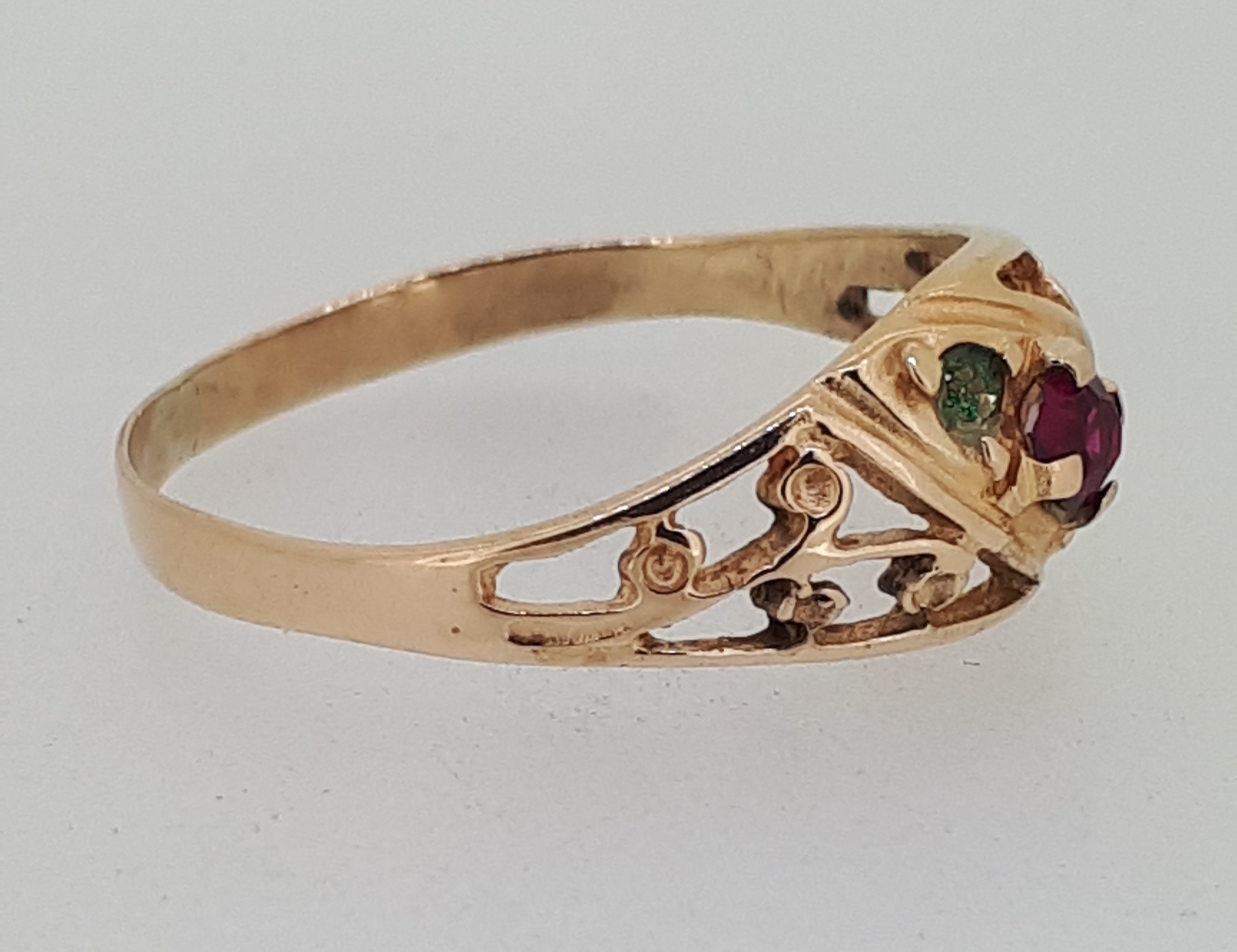 14ct (585) Rose Gold Red and Green Stone Dress Ring - Image 3 of 5