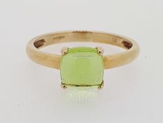 9ct (375) Yellow Gold Green Peridot Cabochon Four Claw Ring