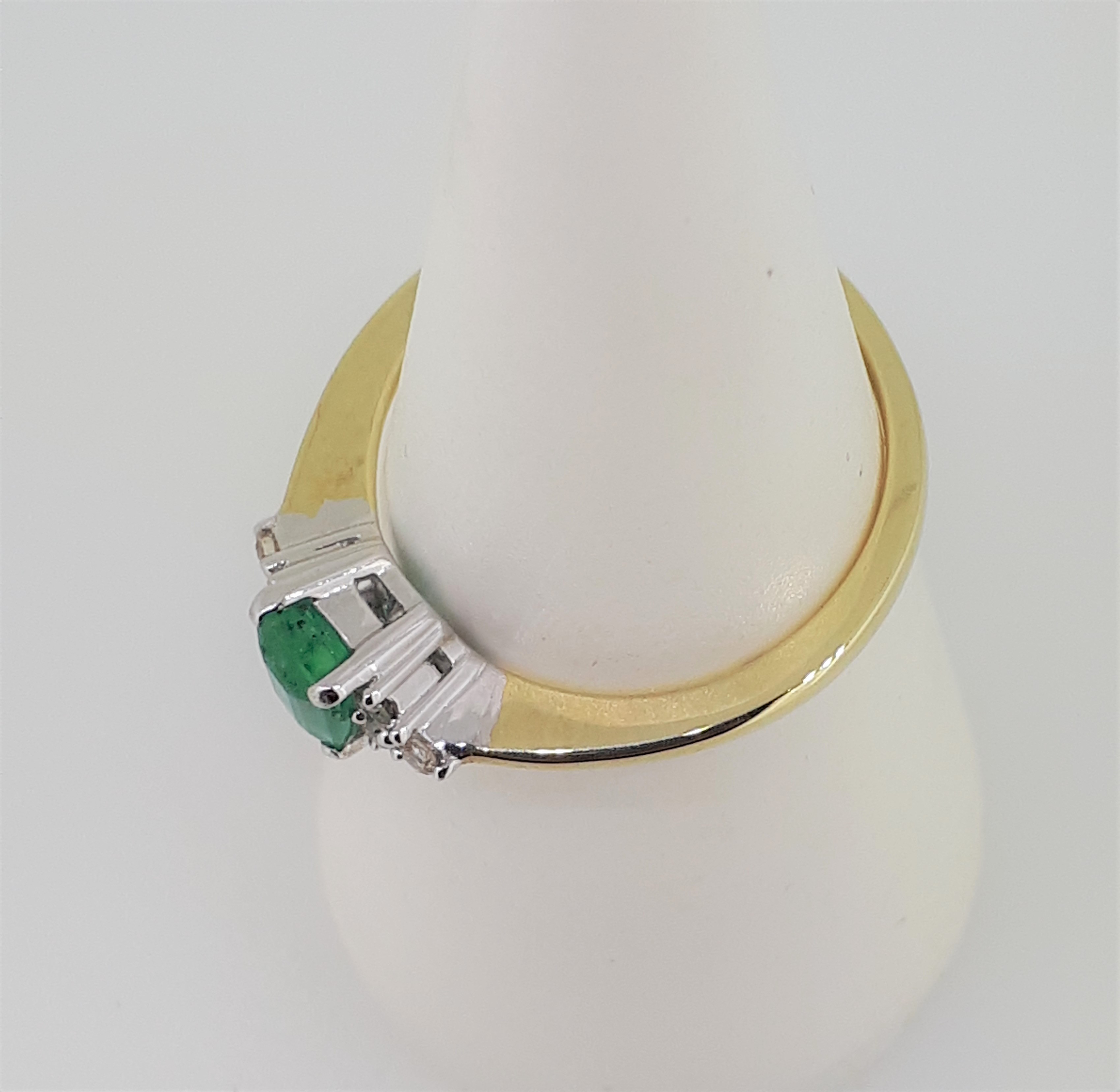 9ct (375) Yellow Gold Emerald Cut Emerald & Diamond Ring - Image 9 of 9