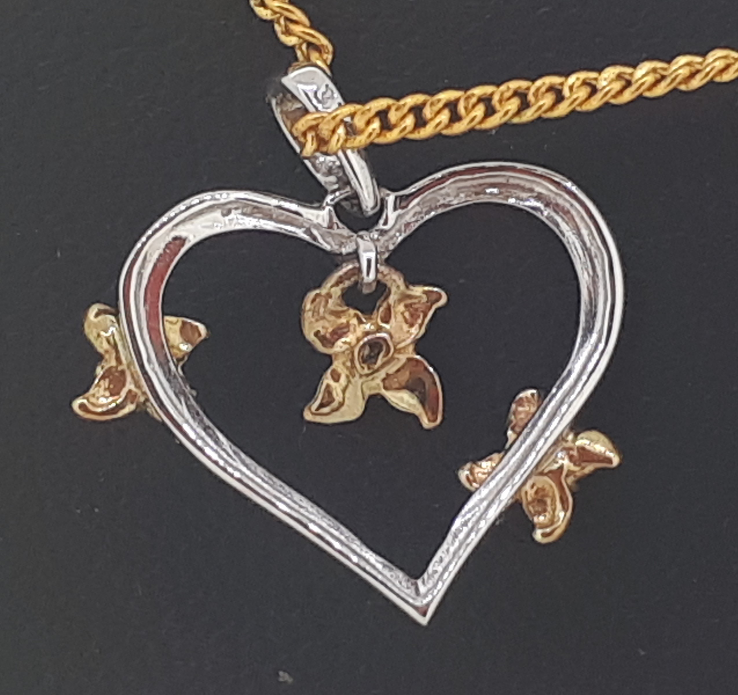 9ct (375) White and Yellow Gold Open Heart Diamond Pendant - Image 2 of 2