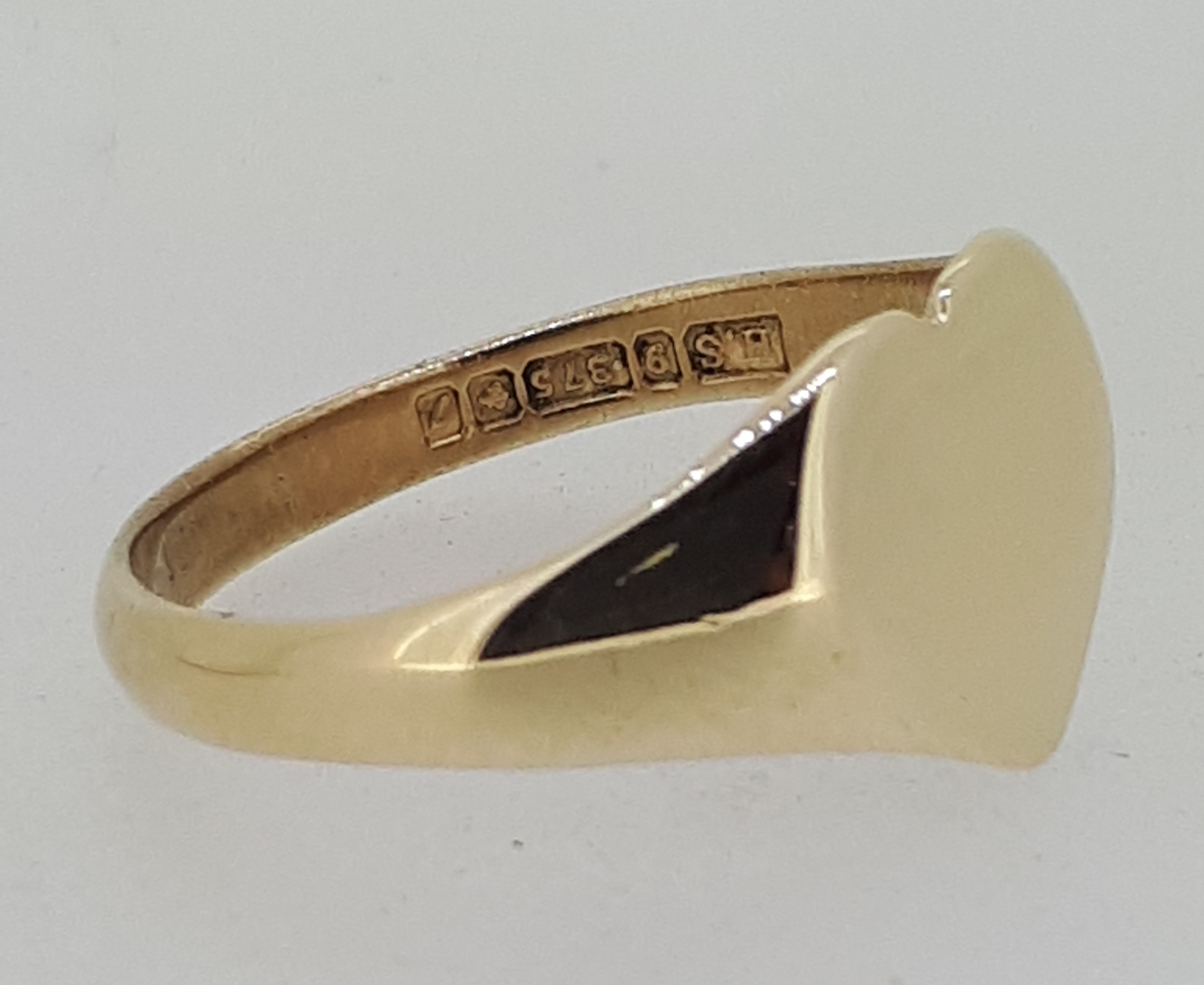 9ct (375) Yellow Gold Heart Signet Ring - Image 4 of 6