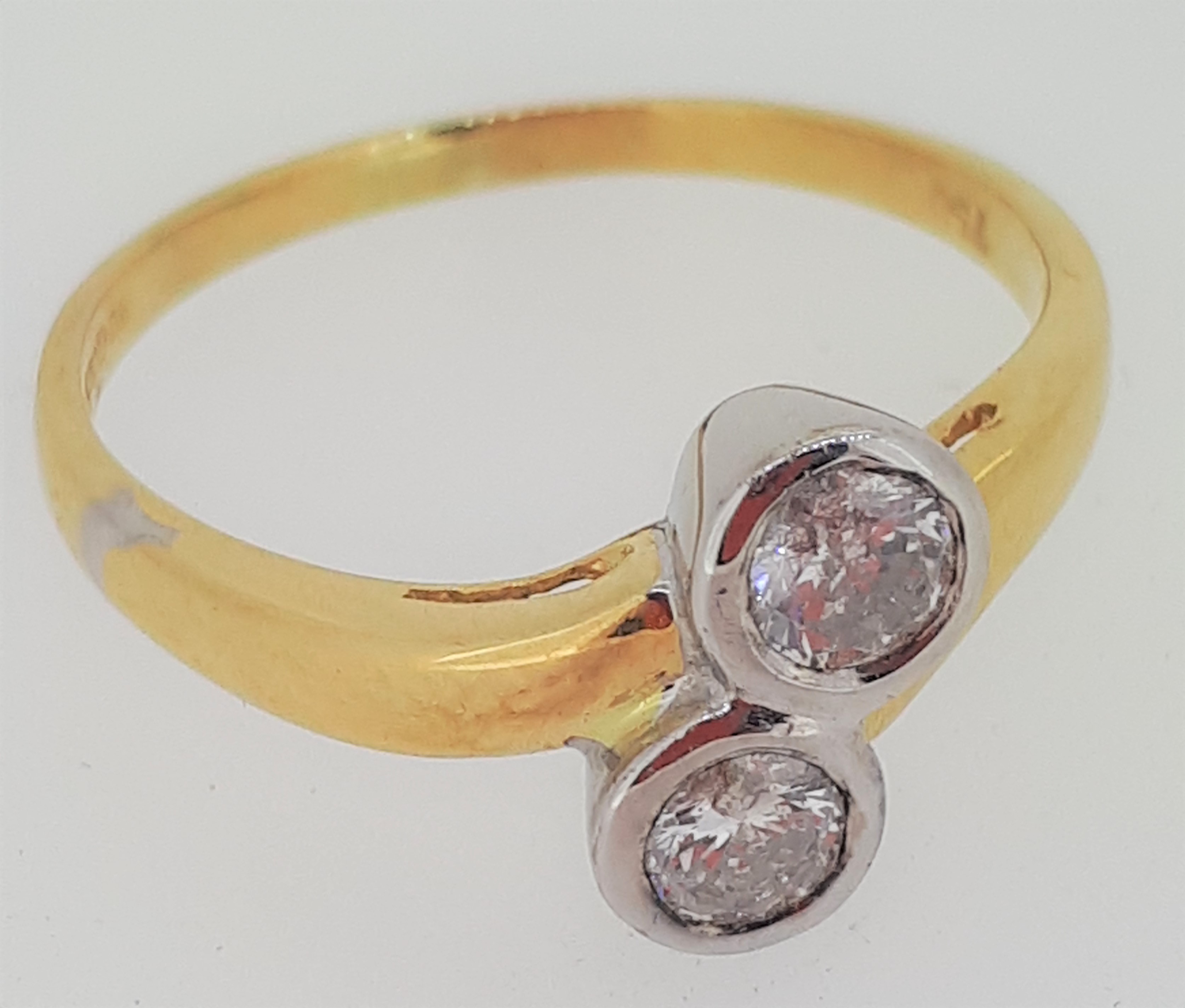 18ct (750) Yellow Gold 0.40ct Twin Diamond Ring - Image 2 of 7