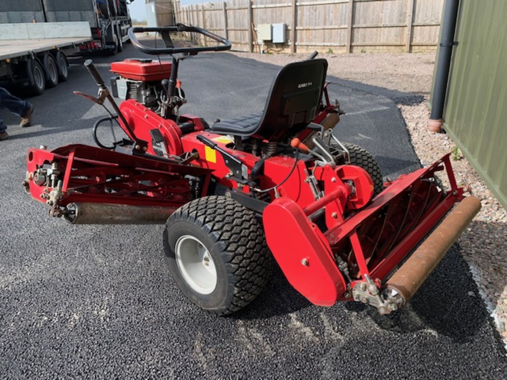 Baroness LM180C Ride On Mower - Image 2 of 5