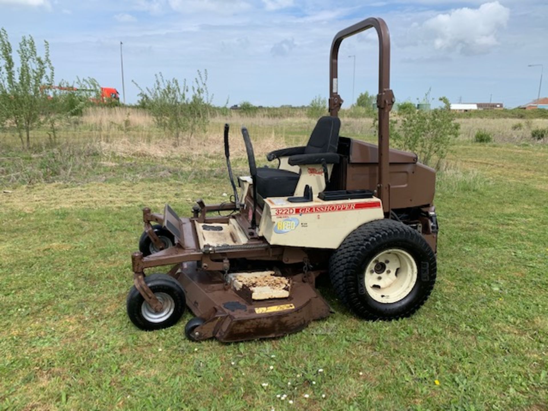 Grasshopper 322d Zero-turn mower Kubota diesel