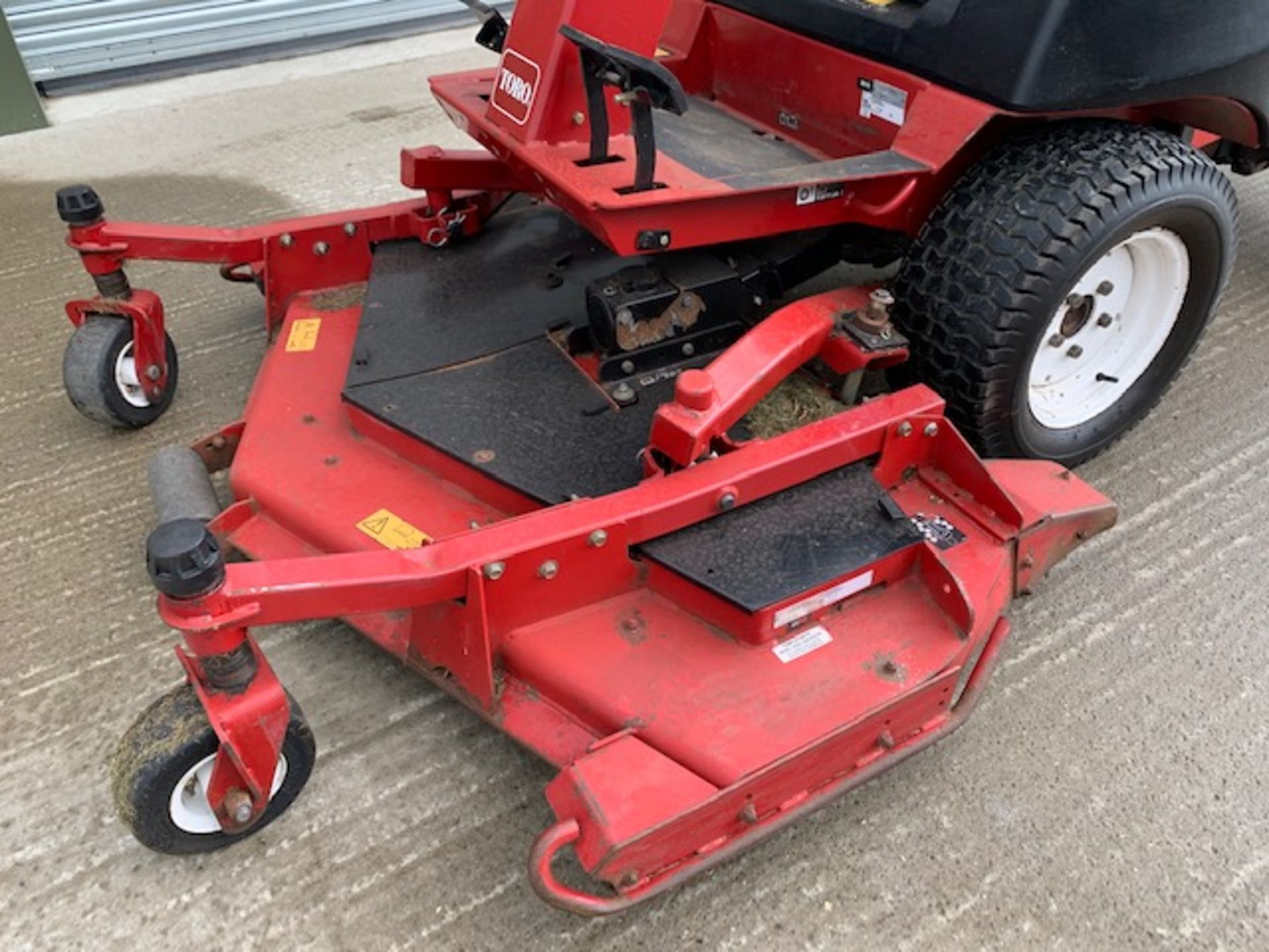 Toro 3280 Ground Master Outfront Ride On Mower - Image 6 of 6