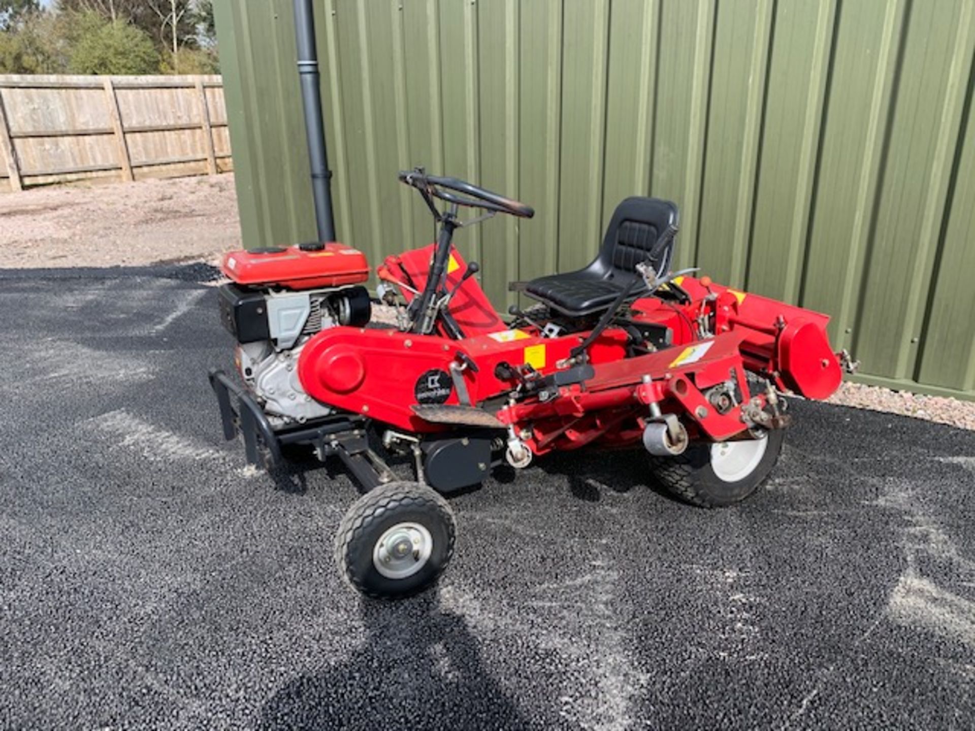 Baroness LM180C Ride On Mower - Image 4 of 5
