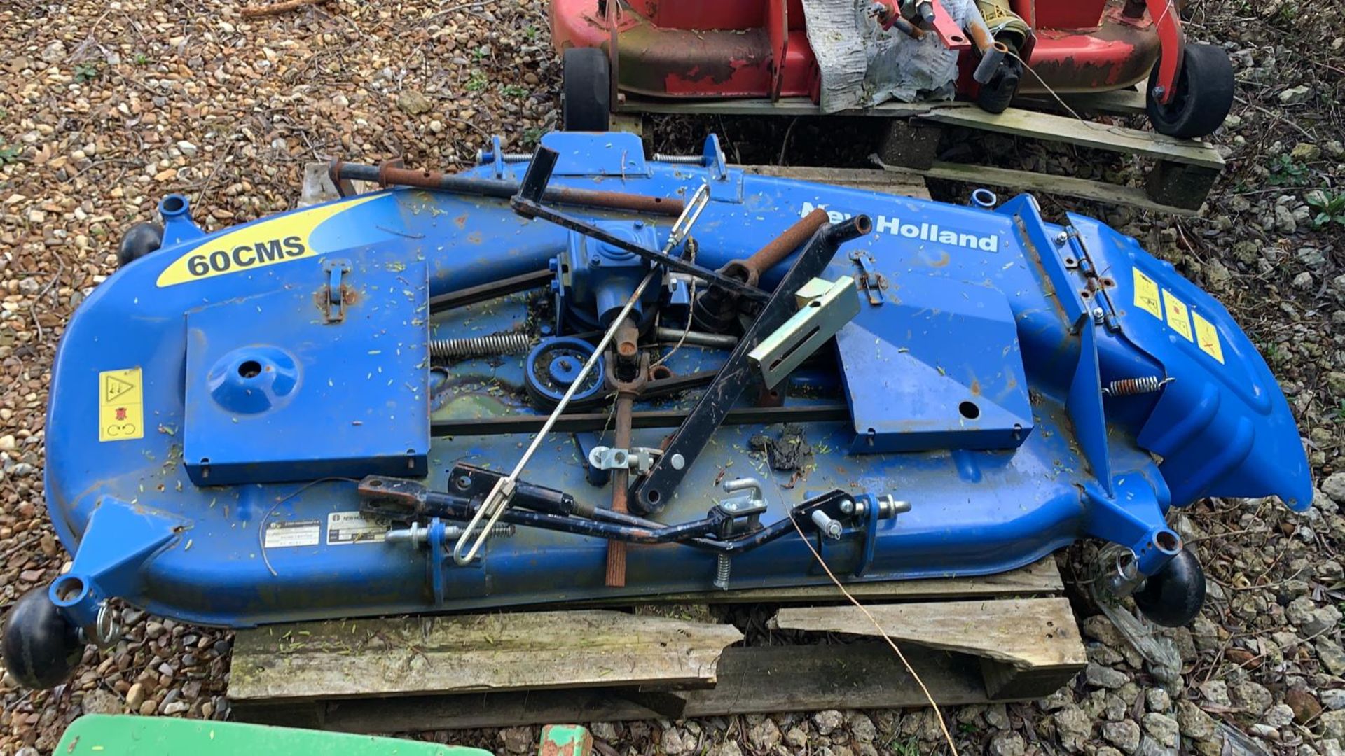 New Holland deck for compact tractor, as new never fitted - Image 2 of 2