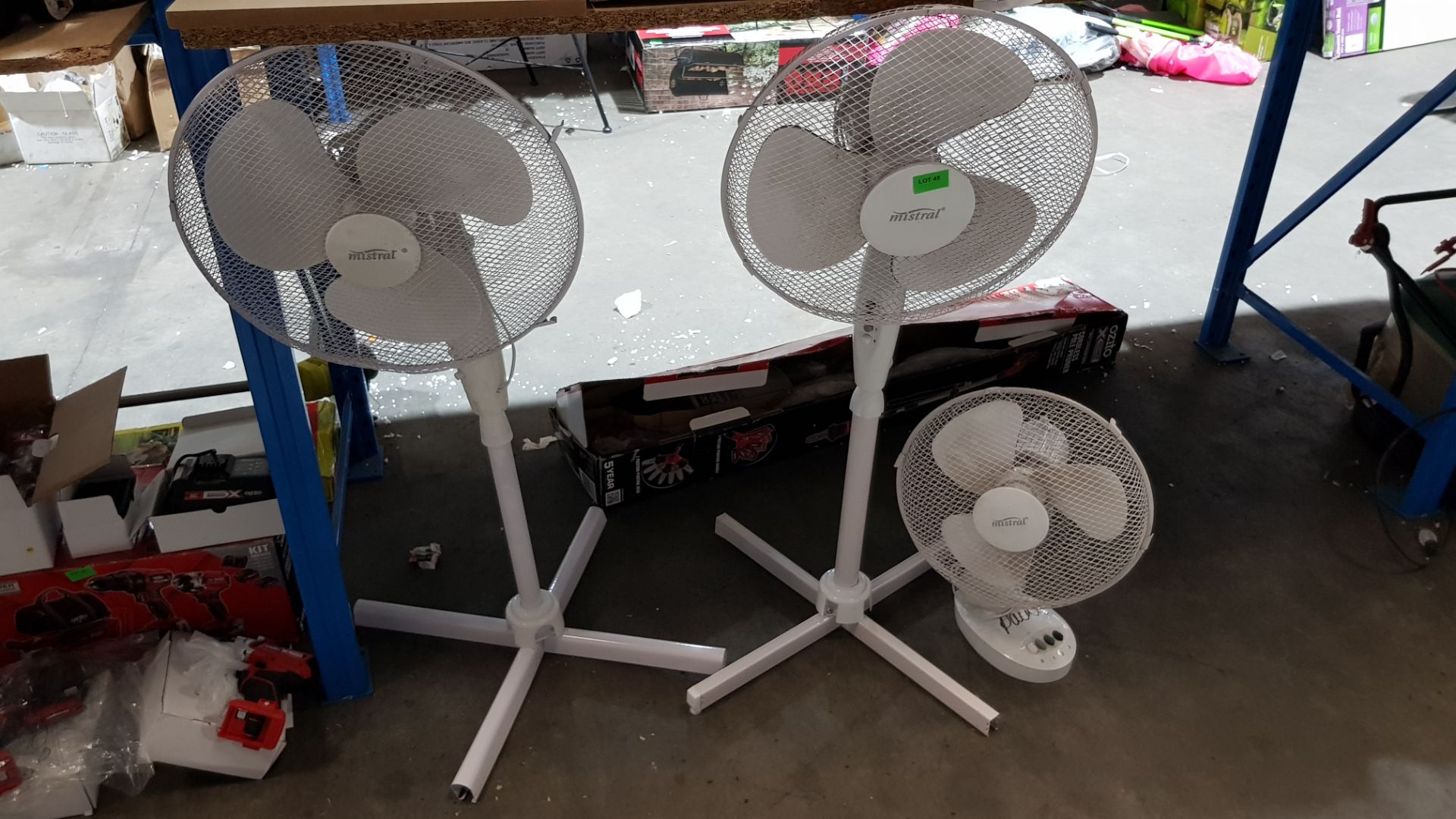 (R10J) 2x Mistral Floor Fans White & 1x Desk Fan White - Image 2 of 2