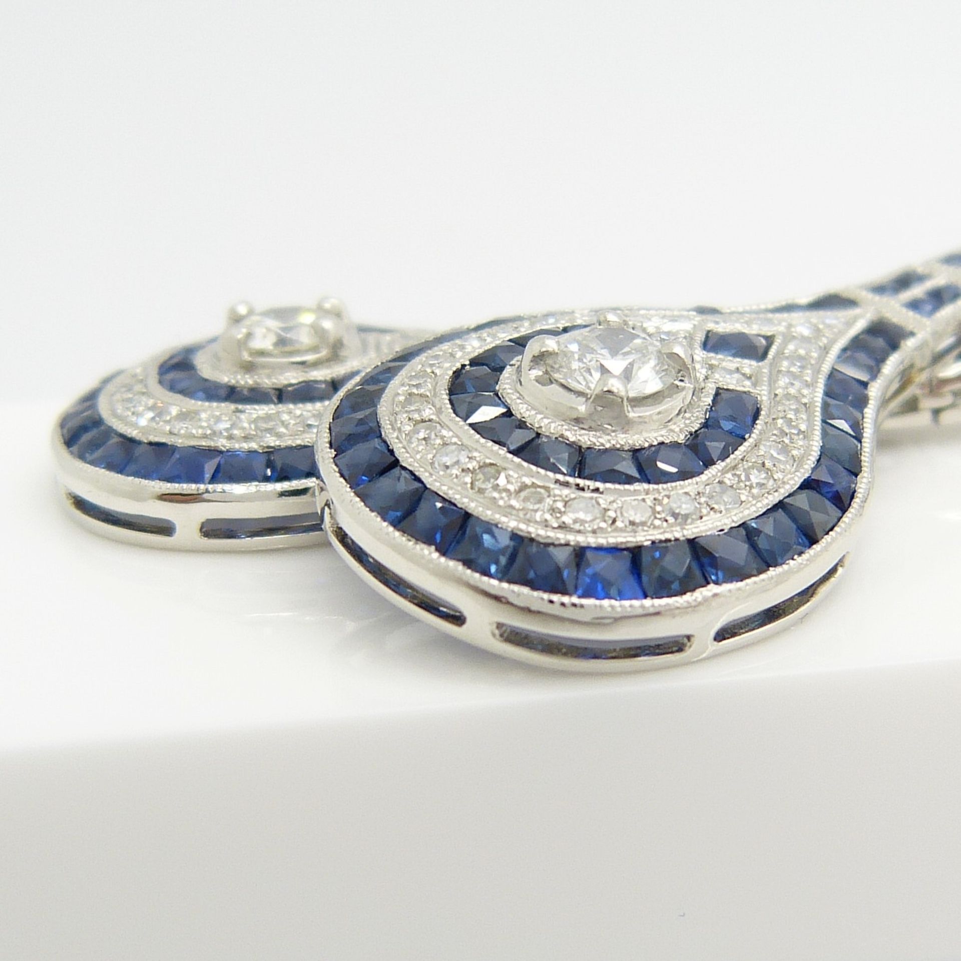 An outstanding pair of vintage-style long drop earrings set with diamonds and sapphires, boxed - Image 4 of 8