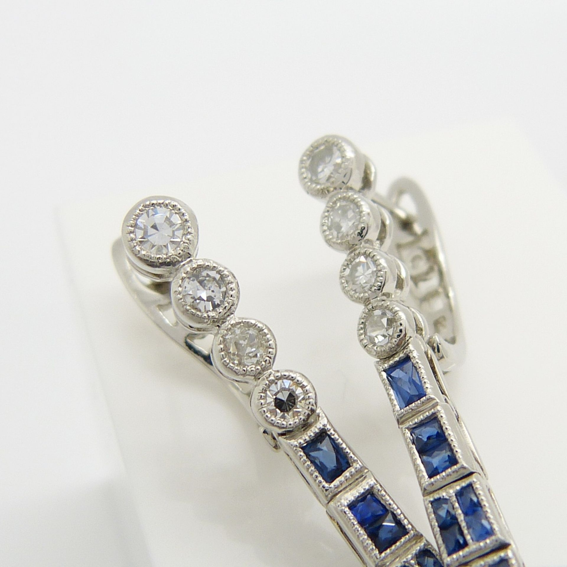 An outstanding pair of vintage-style long drop earrings set with diamonds and sapphires, boxed - Image 8 of 8