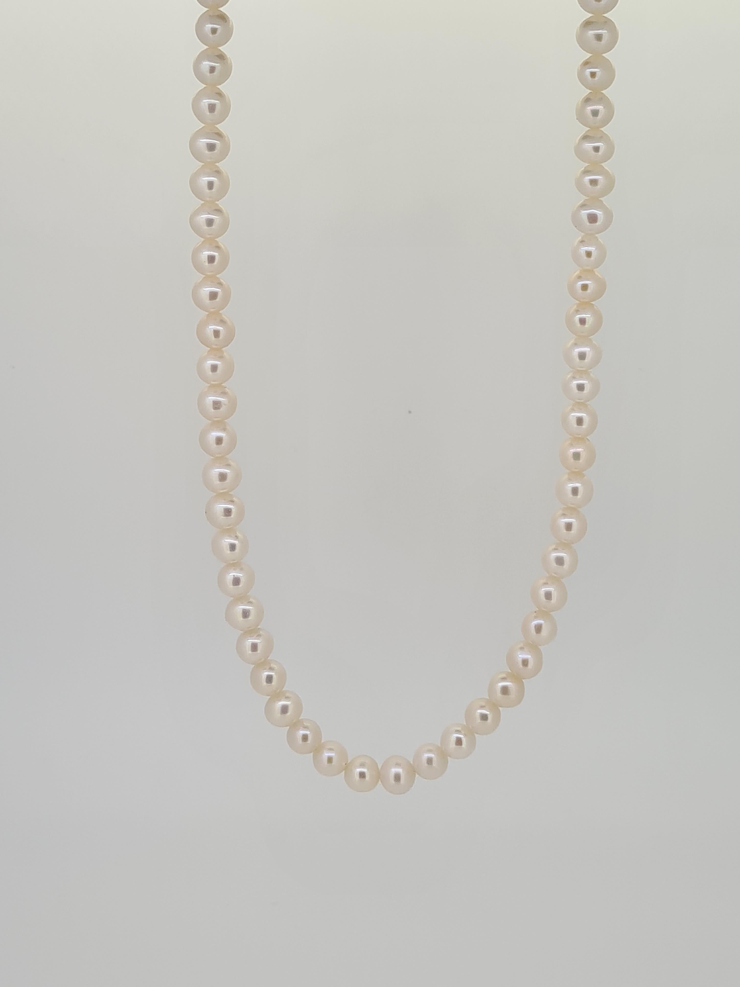 9ct clasp fresh water cultured pearls