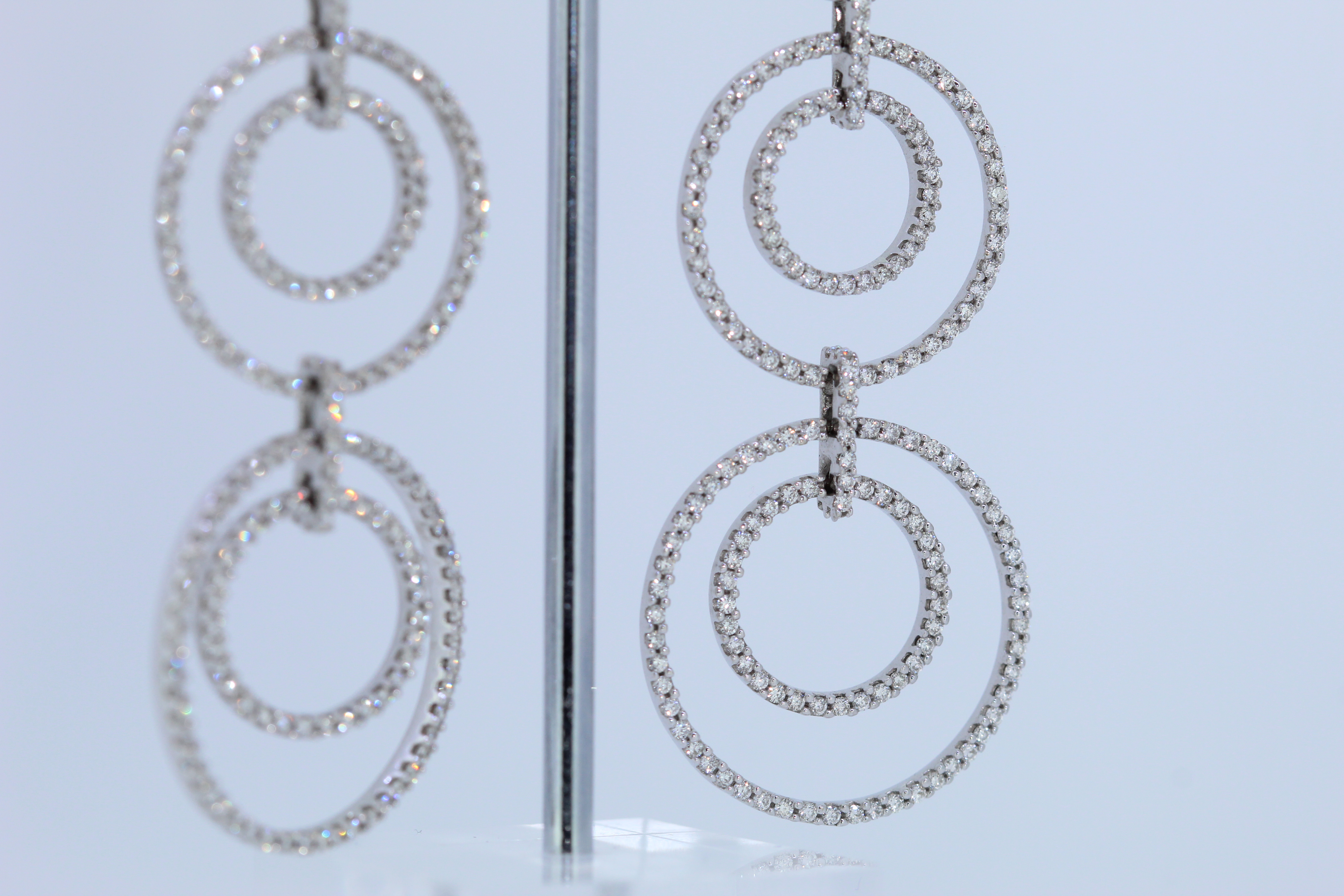 18ct Hallmarked Diamond Set Drop Earrings - Image 2 of 4